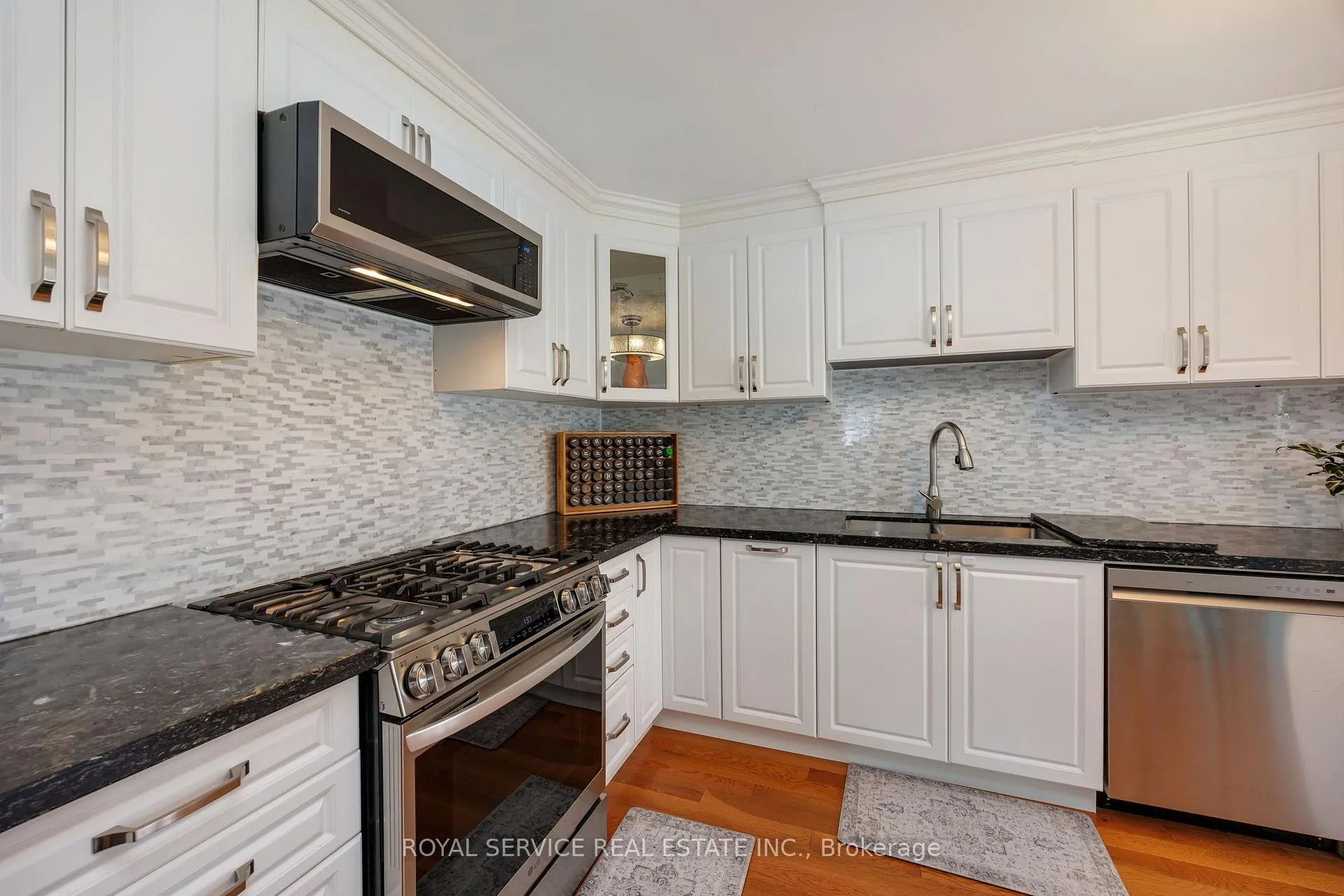 Photo 12 of 41 Apple Blossom Boulevard, Clarington, Bowmanville — HOMEH