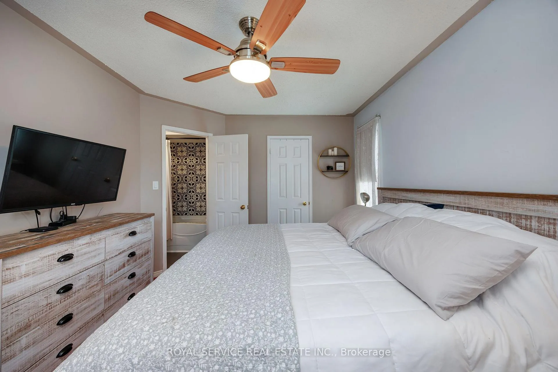 Photo 23 of 41 Apple Blossom Boulevard, Clarington, Bowmanville — HOMEH