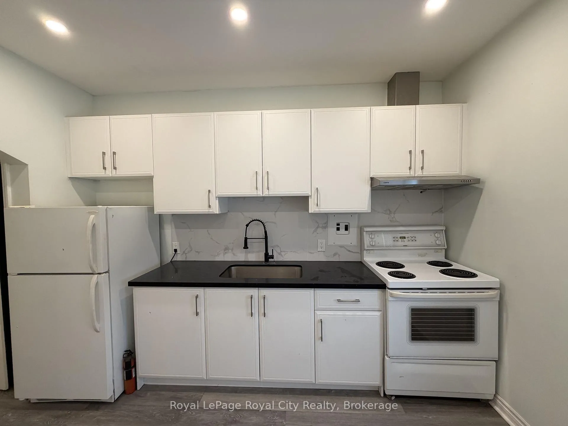 Photo 8 of Unit Unit 6, 21 Gordon Street, Guelph, Downtown — HOMEH
