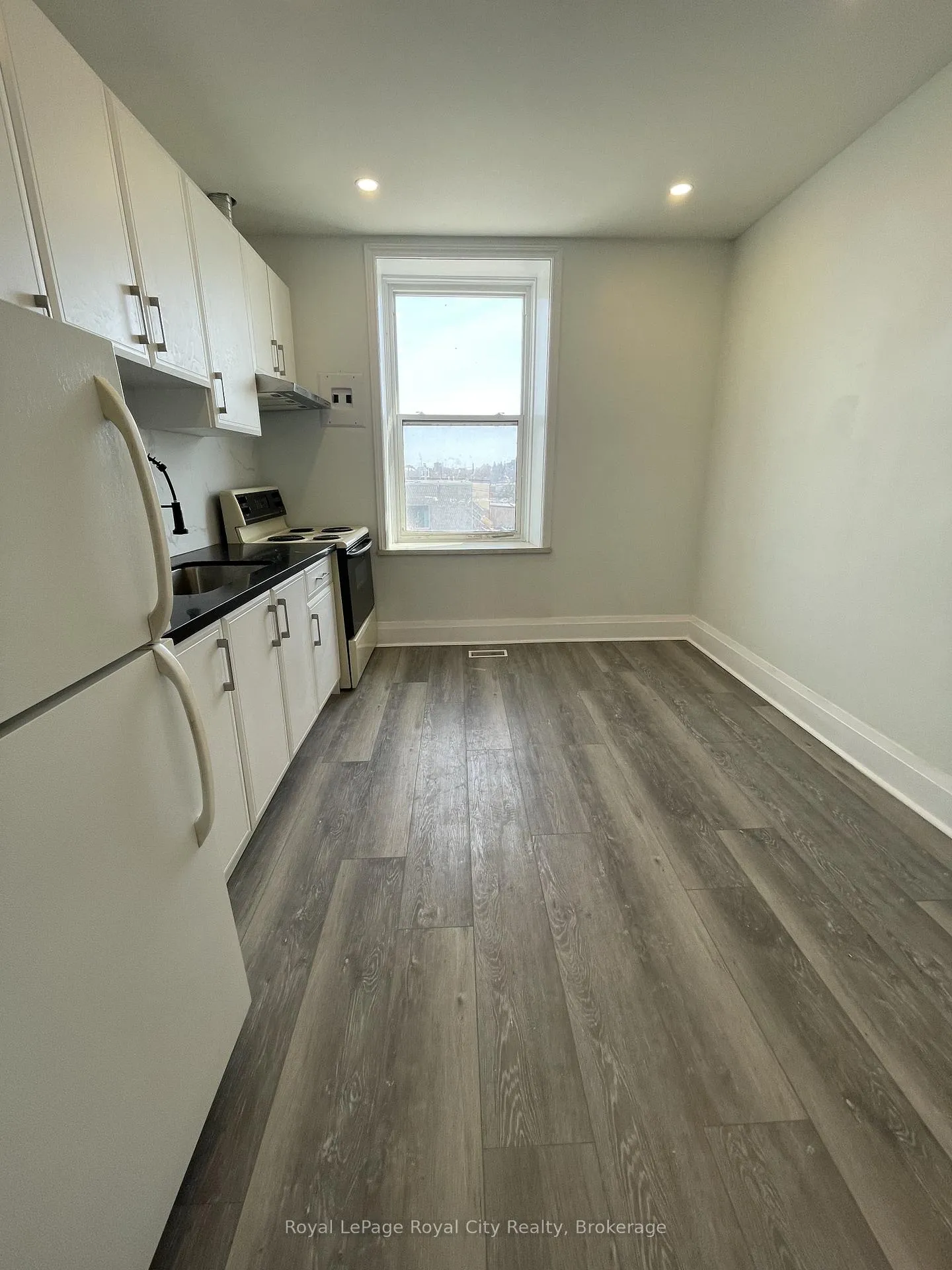 Photo 11 of Unit Unit 6, 21 Gordon Street, Guelph, Downtown — HOMEH