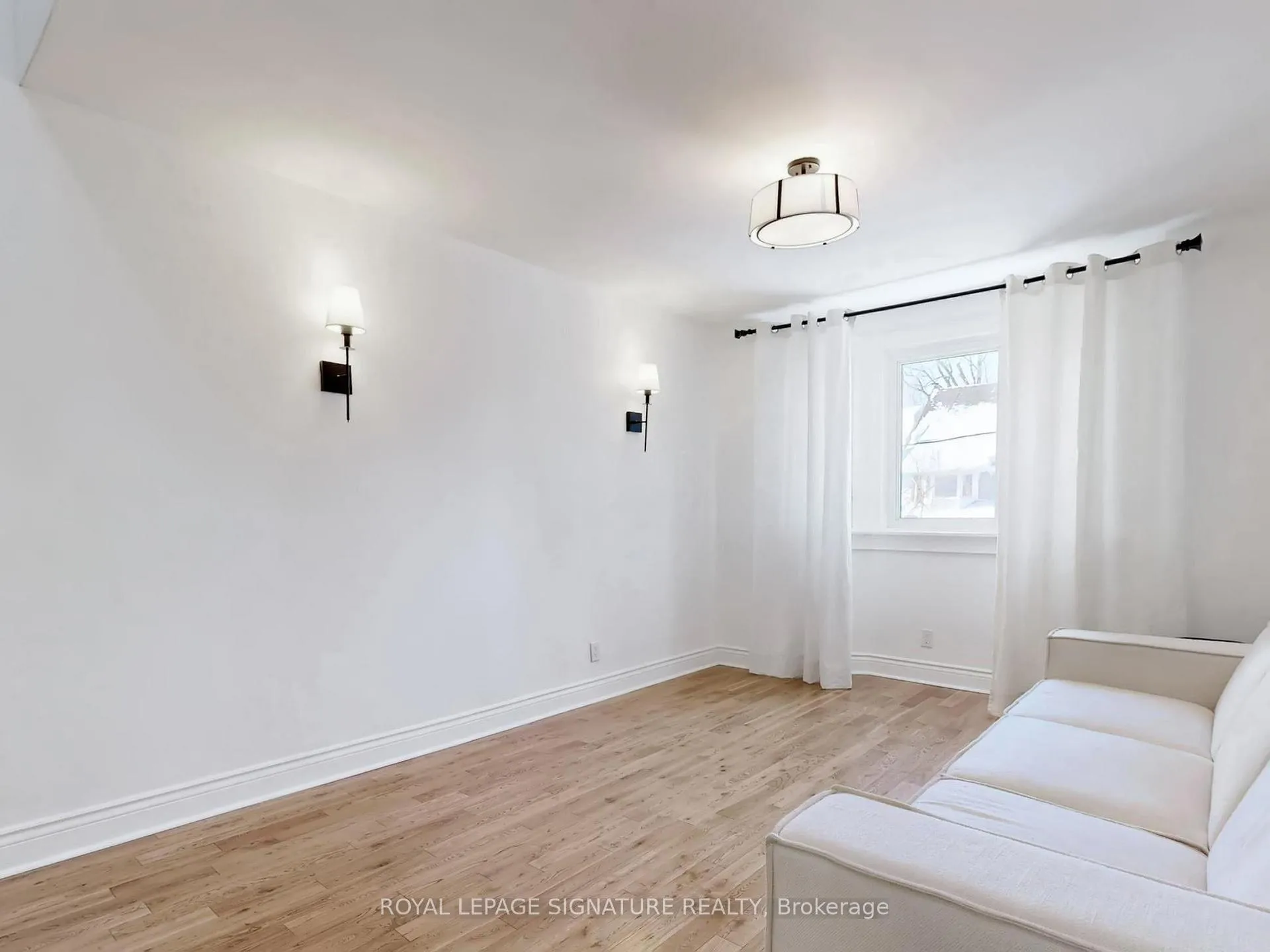 Photo 4 of Unit Upper, 117 Westmount Avenue, Toronto, Corso Italia-Davenport — HOMEH