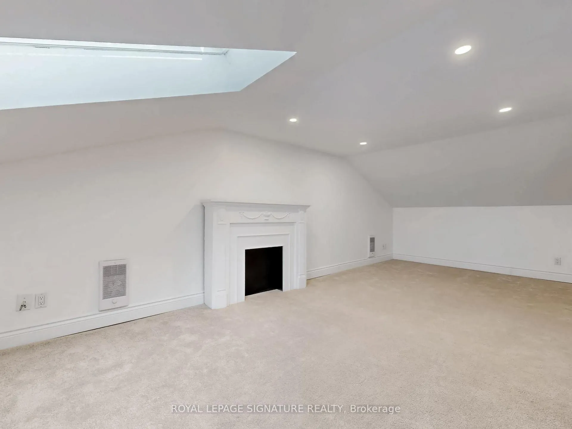 Photo 13 of Unit Upper, 117 Westmount Avenue, Toronto, Corso Italia-Davenport — HOMEH