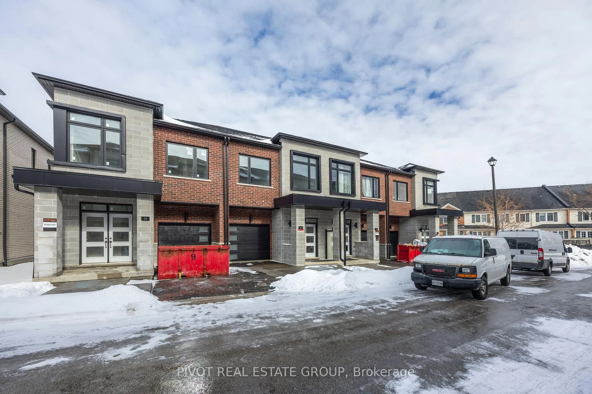 Photo 2 of 16 Observatory Way, Whitby, Brooklin — HOMEH