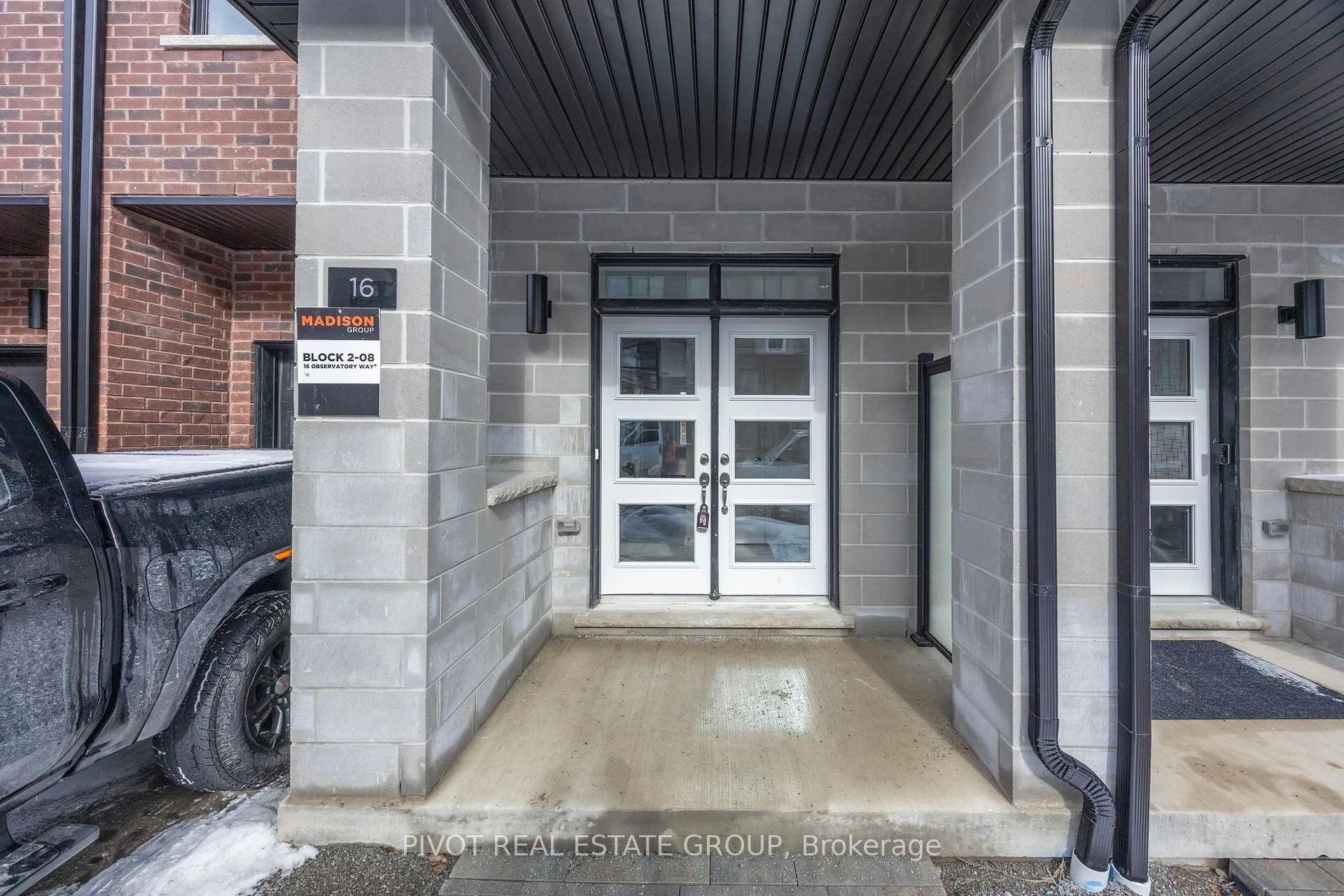 Photo 3 of 16 Observatory Way, Whitby, Brooklin — HOMEH