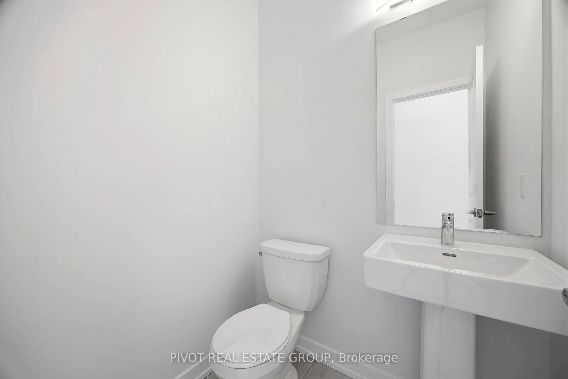 Photo 5 of 16 Observatory Way, Whitby, Brooklin — HOMEH