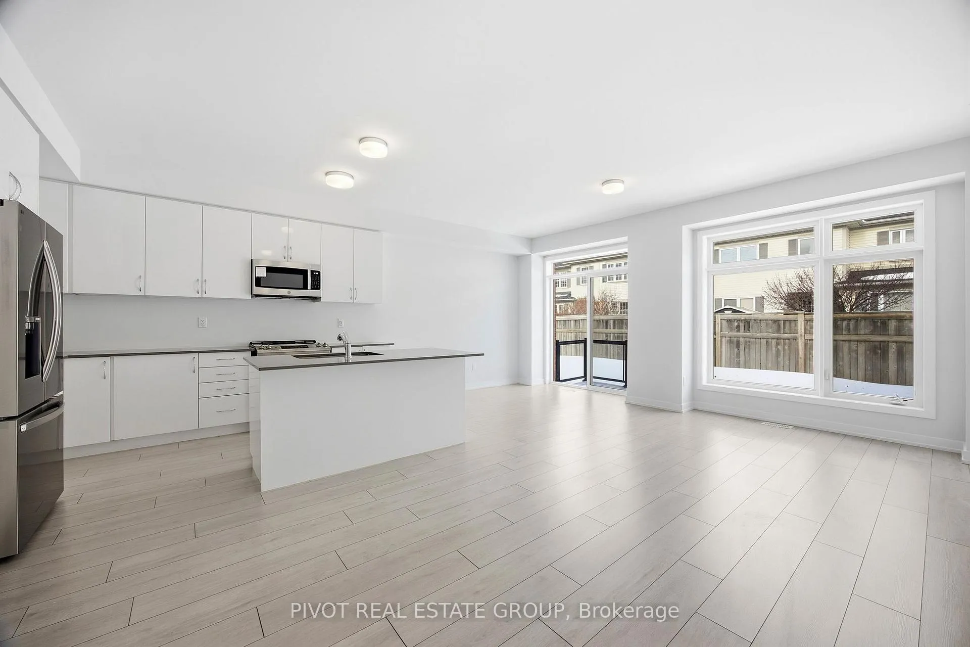 Photo 8 of 16 Observatory Way, Whitby, Brooklin — HOMEH