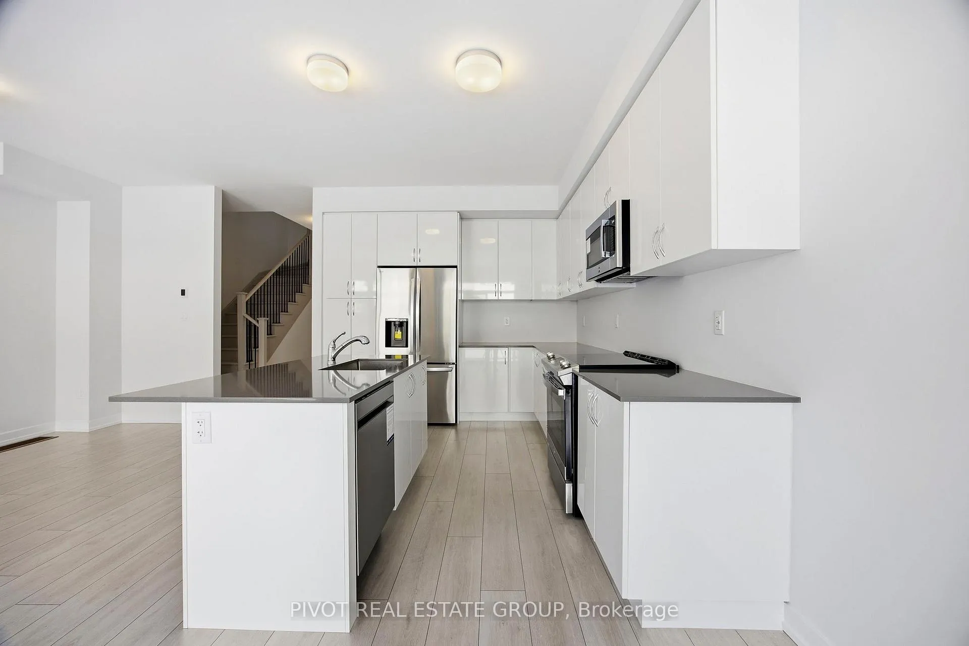 Photo 11 of 16 Observatory Way, Whitby, Brooklin — HOMEH