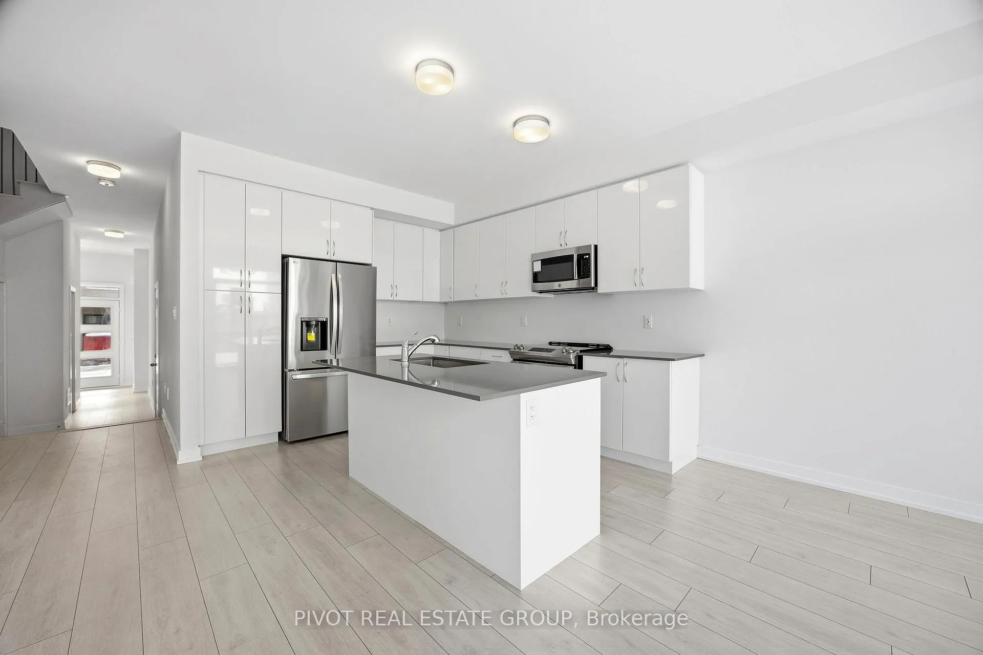 Photo 12 of 16 Observatory Way, Whitby, Brooklin — HOMEH
