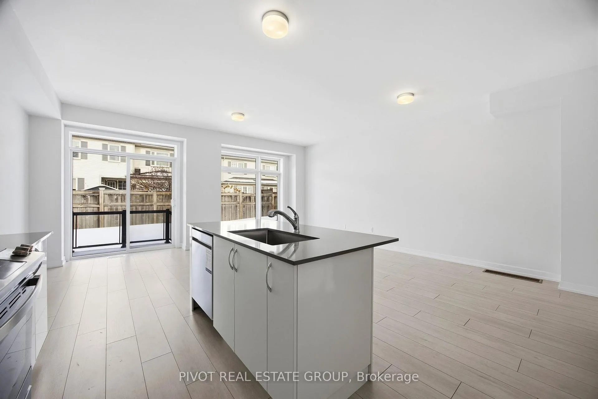 Photo 17 of 16 Observatory Way, Whitby, Brooklin — HOMEH