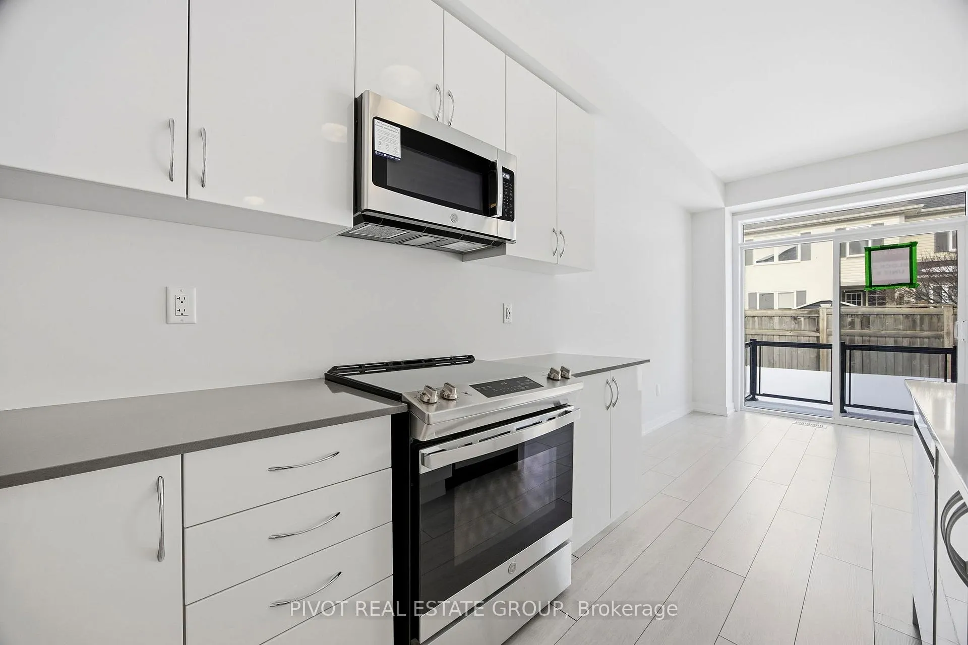 Photo 18 of 16 Observatory Way, Whitby, Brooklin — HOMEH
