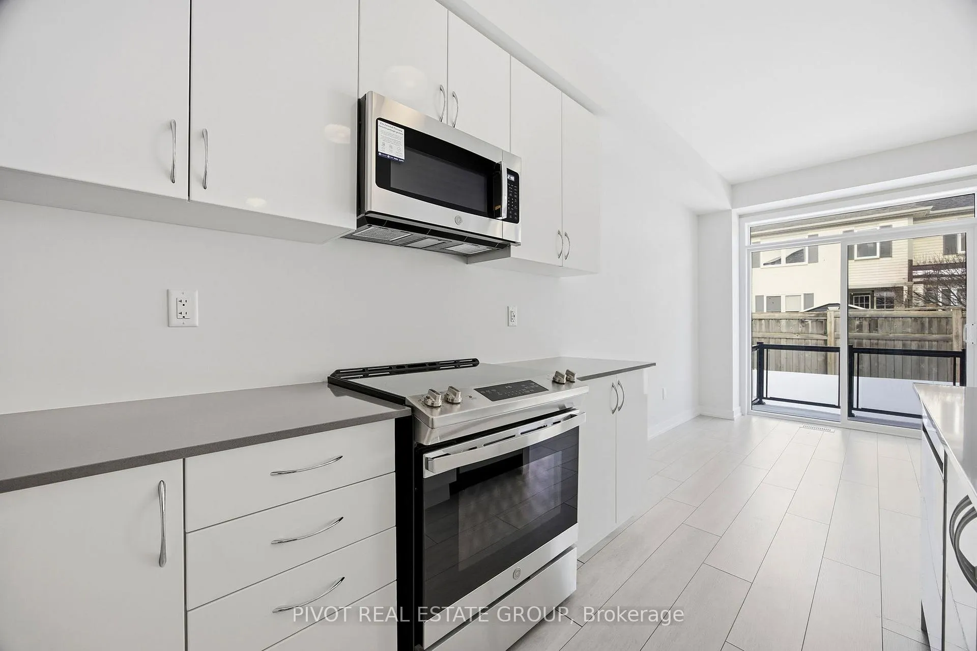 Photo 19 of 16 Observatory Way, Whitby, Brooklin — HOMEH
