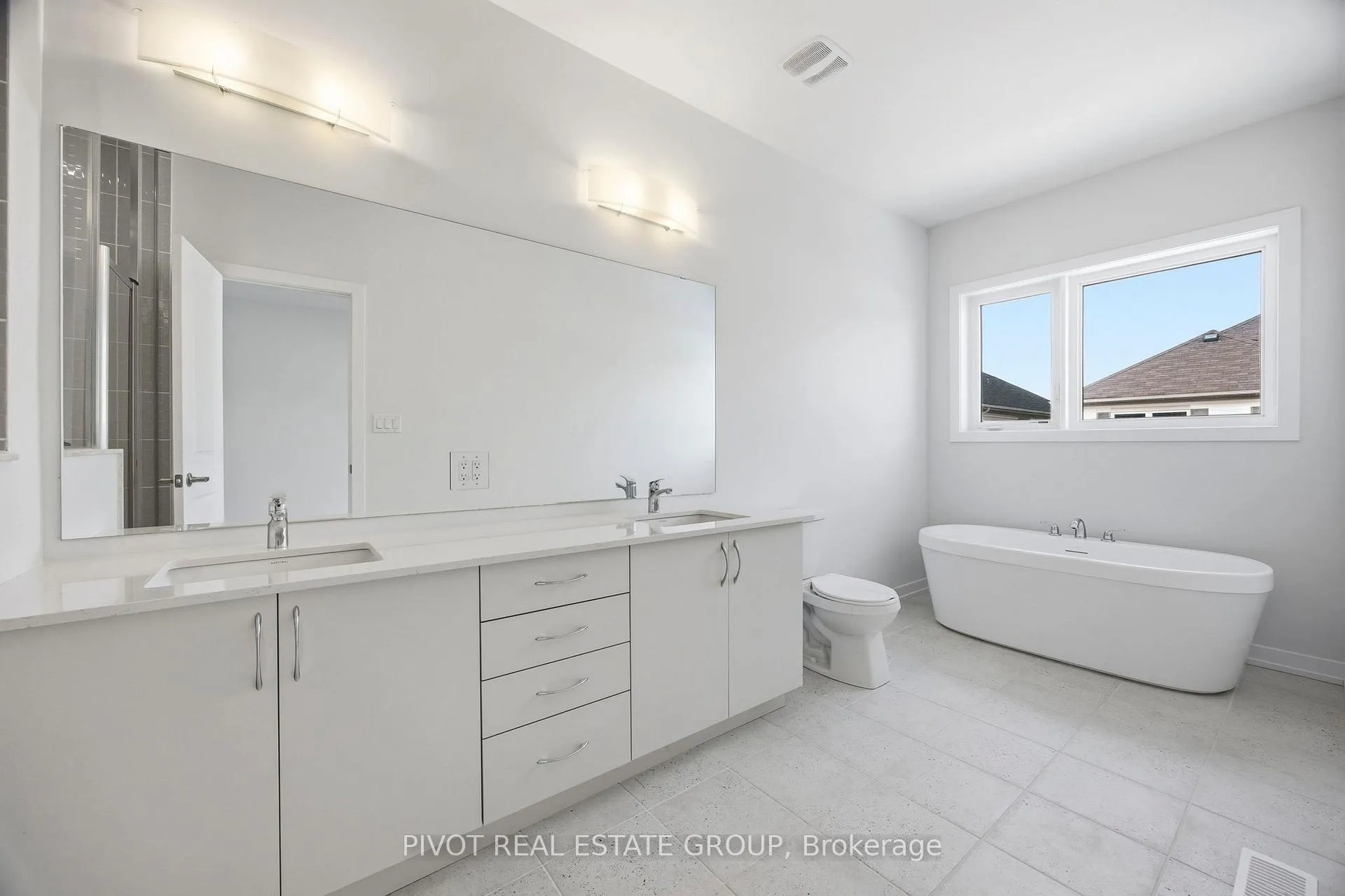 Photo 33 of 16 Observatory Way, Whitby, Brooklin — HOMEH