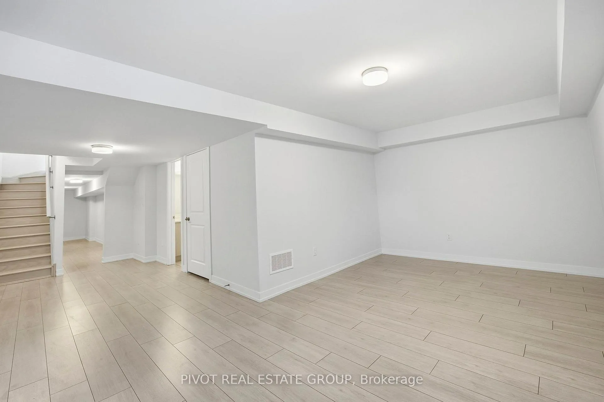 Photo 35 of 16 Observatory Way, Whitby, Brooklin — HOMEH