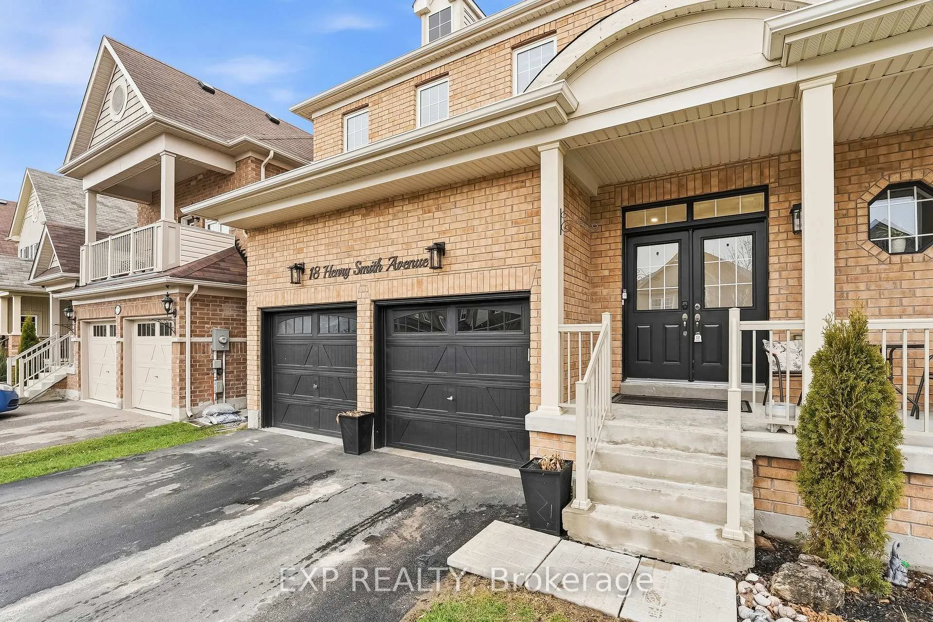 Photo 3 of 18 Henry Smith Avenue, Clarington, Bowmanville — HOMEH