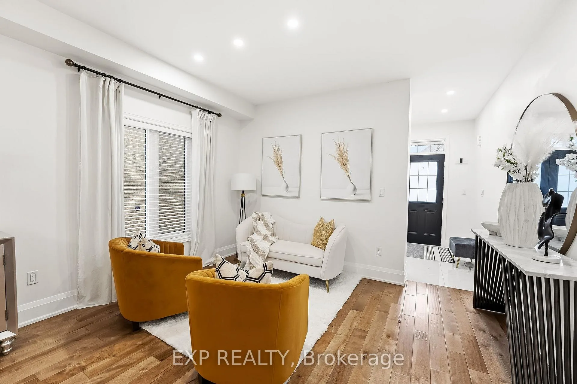 Photo 7 of 18 Henry Smith Avenue, Clarington, Bowmanville — HOMEH