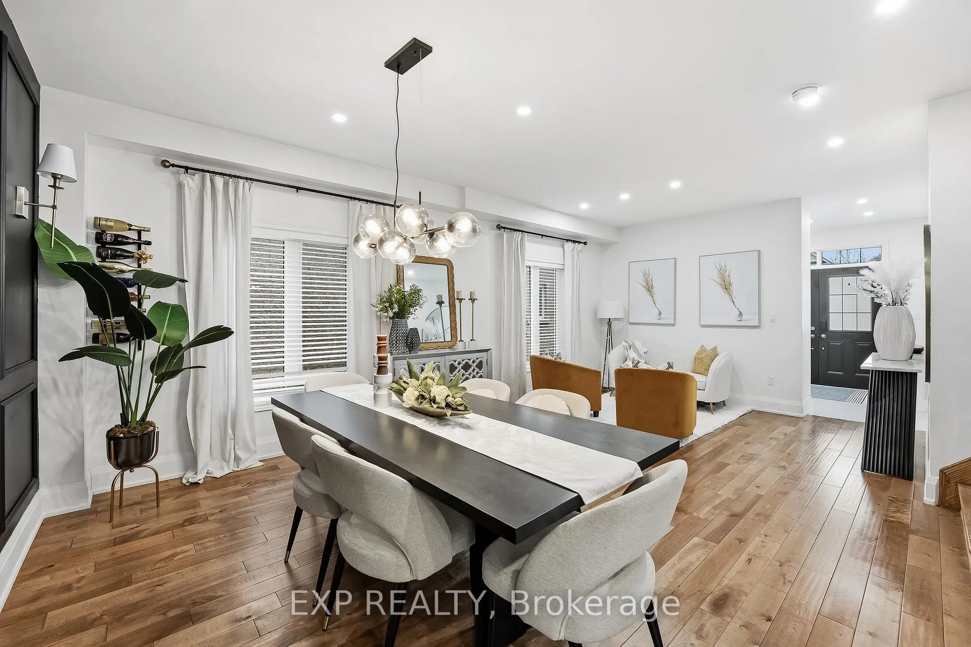 Photo 10 of 18 Henry Smith Avenue, Clarington, Bowmanville — HOMEH