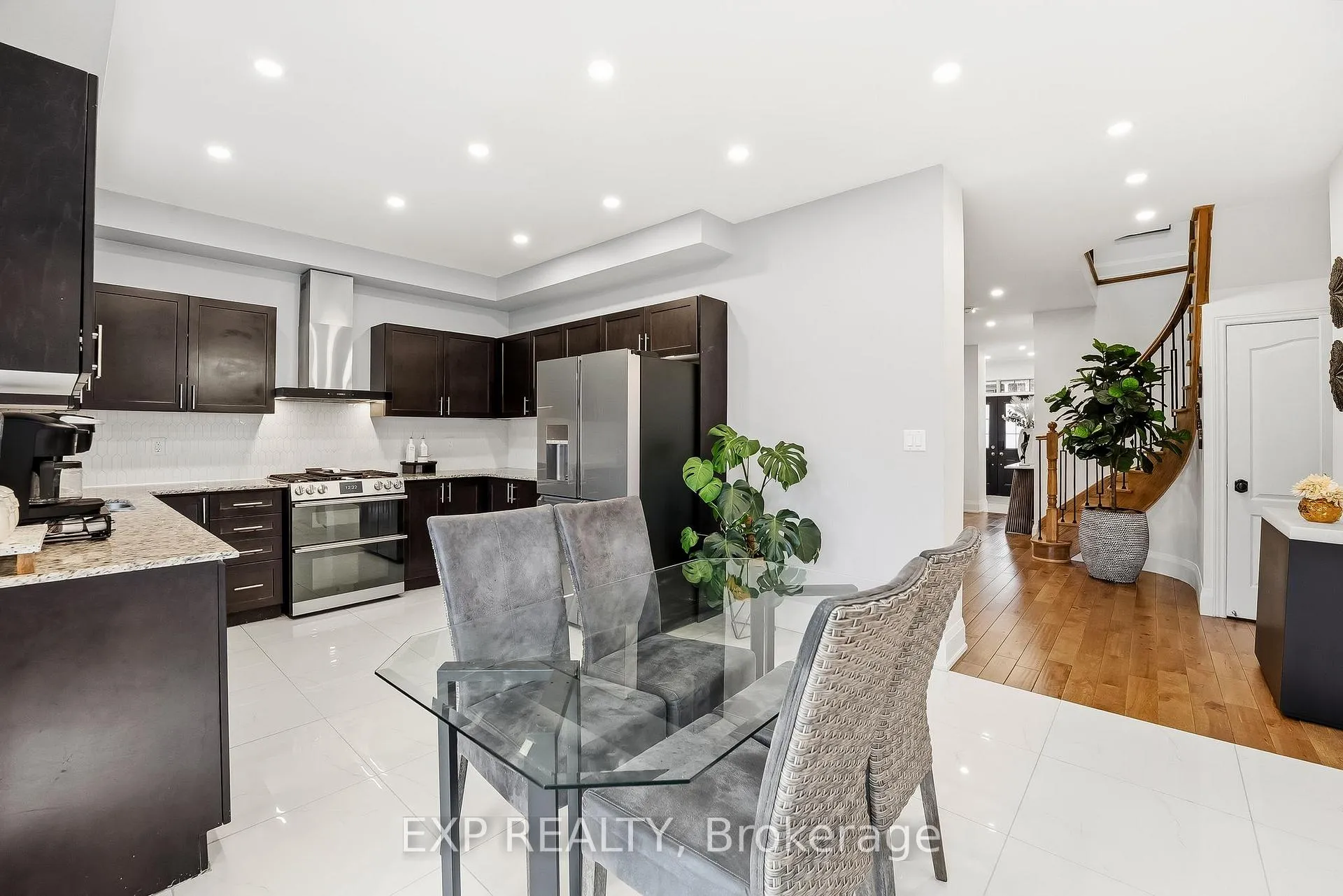 Photo 15 of 18 Henry Smith Avenue, Clarington, Bowmanville — HOMEH