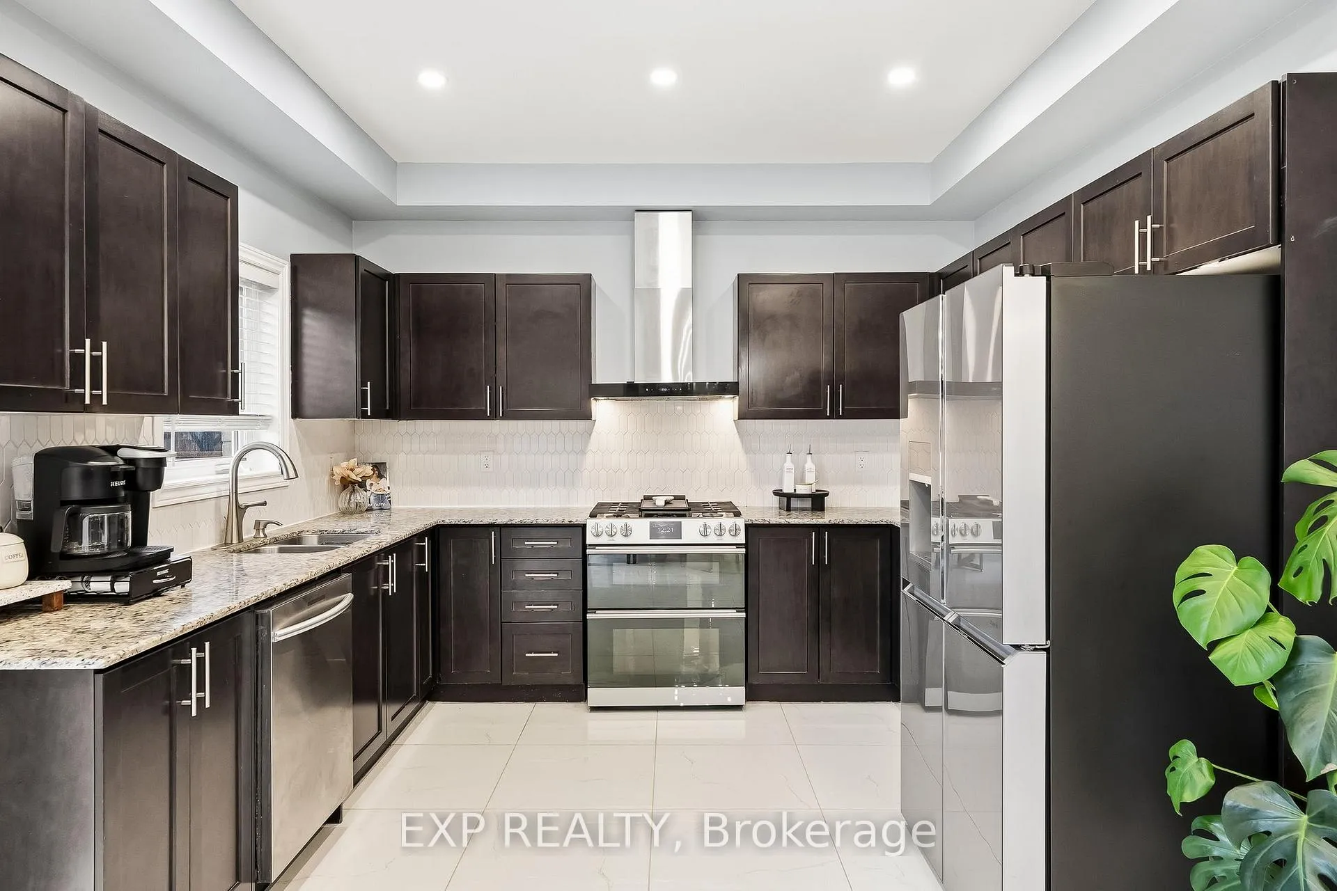 Photo 18 of 18 Henry Smith Avenue, Clarington, Bowmanville — HOMEH