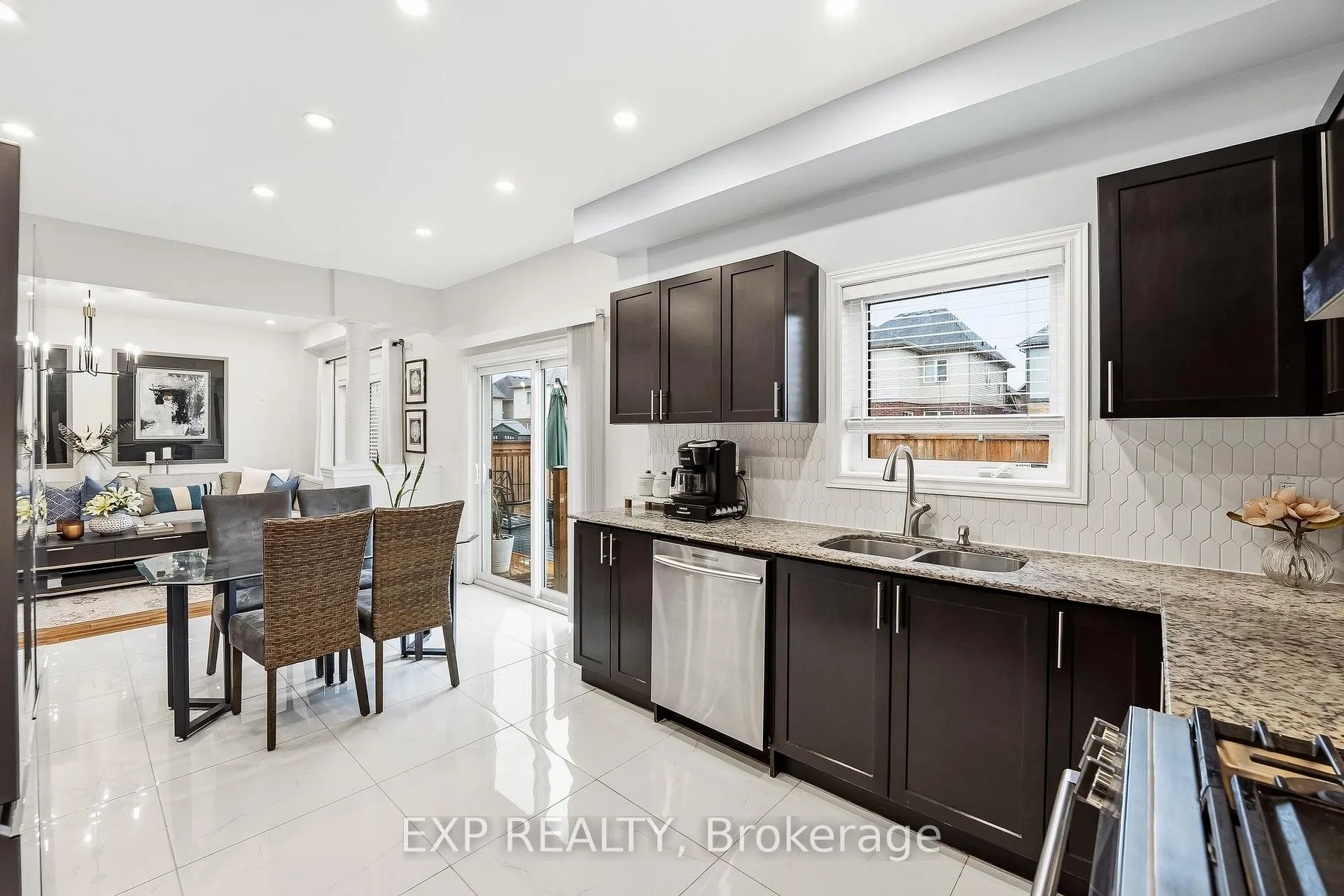 Photo 20 of 18 Henry Smith Avenue, Clarington, Bowmanville — HOMEH