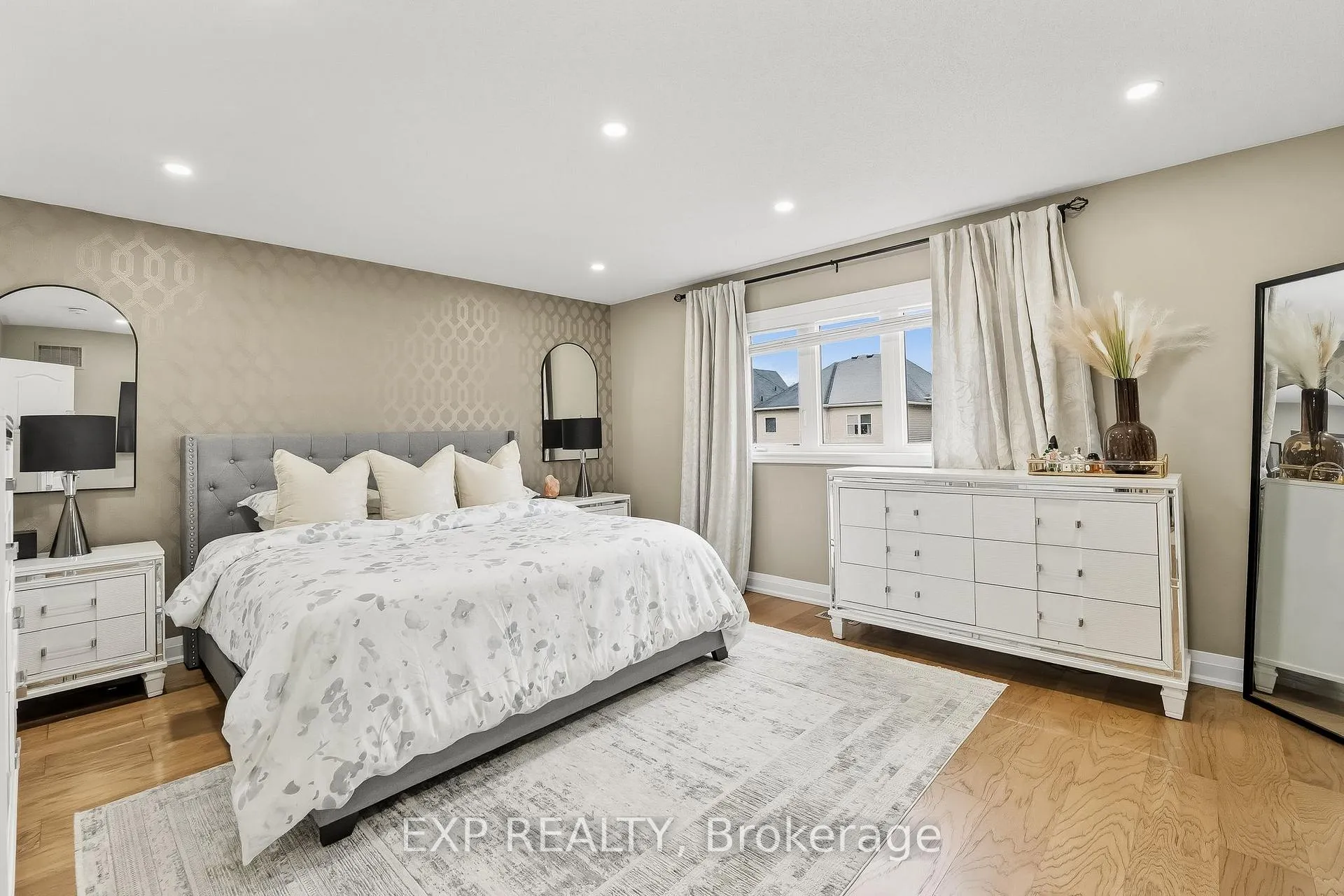 Photo 25 of 18 Henry Smith Avenue, Clarington, Bowmanville — HOMEH