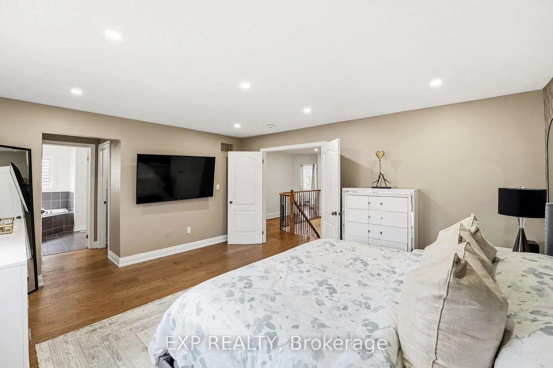 Photo 27 of 18 Henry Smith Avenue, Clarington, Bowmanville — HOMEH