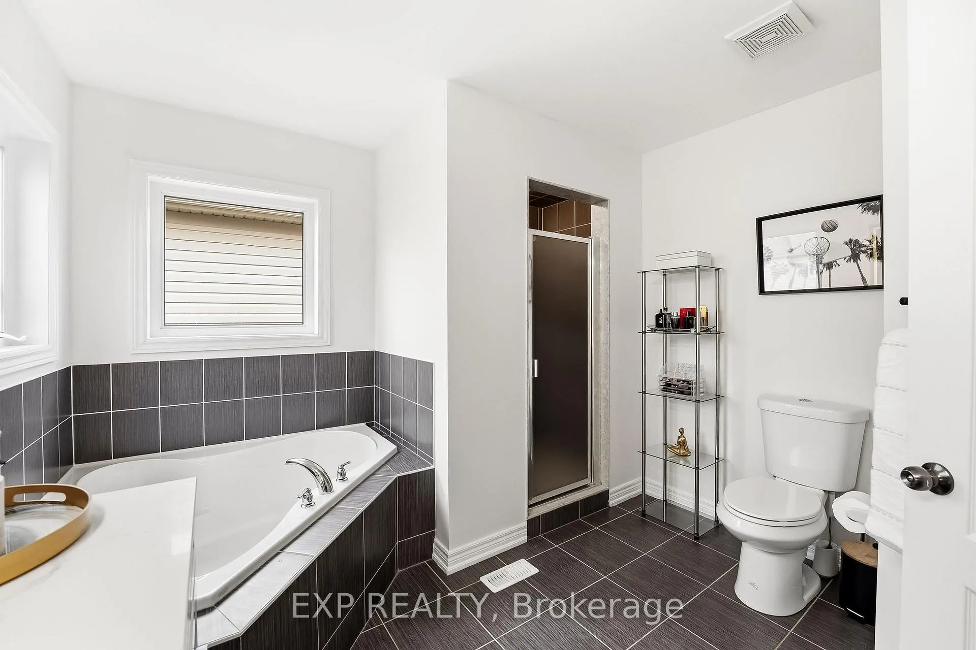 Photo 28 of 18 Henry Smith Avenue, Clarington, Bowmanville — HOMEH