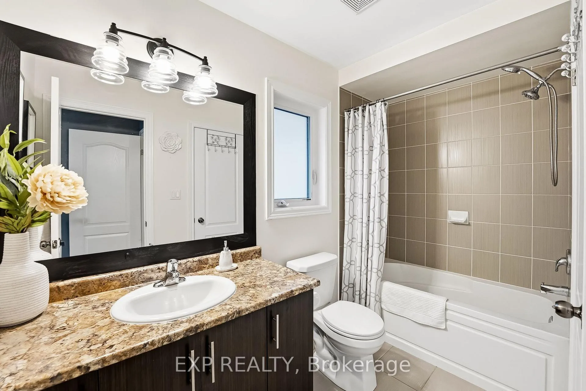Photo 32 of 18 Henry Smith Avenue, Clarington, Bowmanville — HOMEH