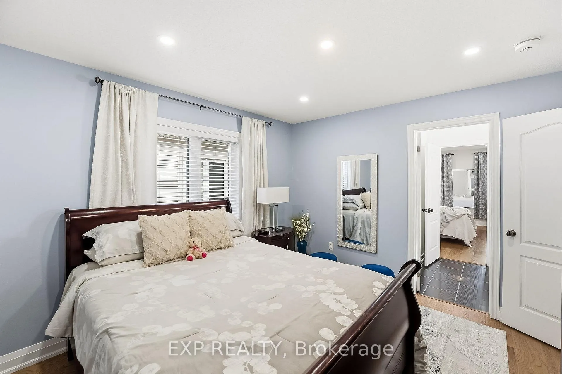 Photo 34 of 18 Henry Smith Avenue, Clarington, Bowmanville — HOMEH