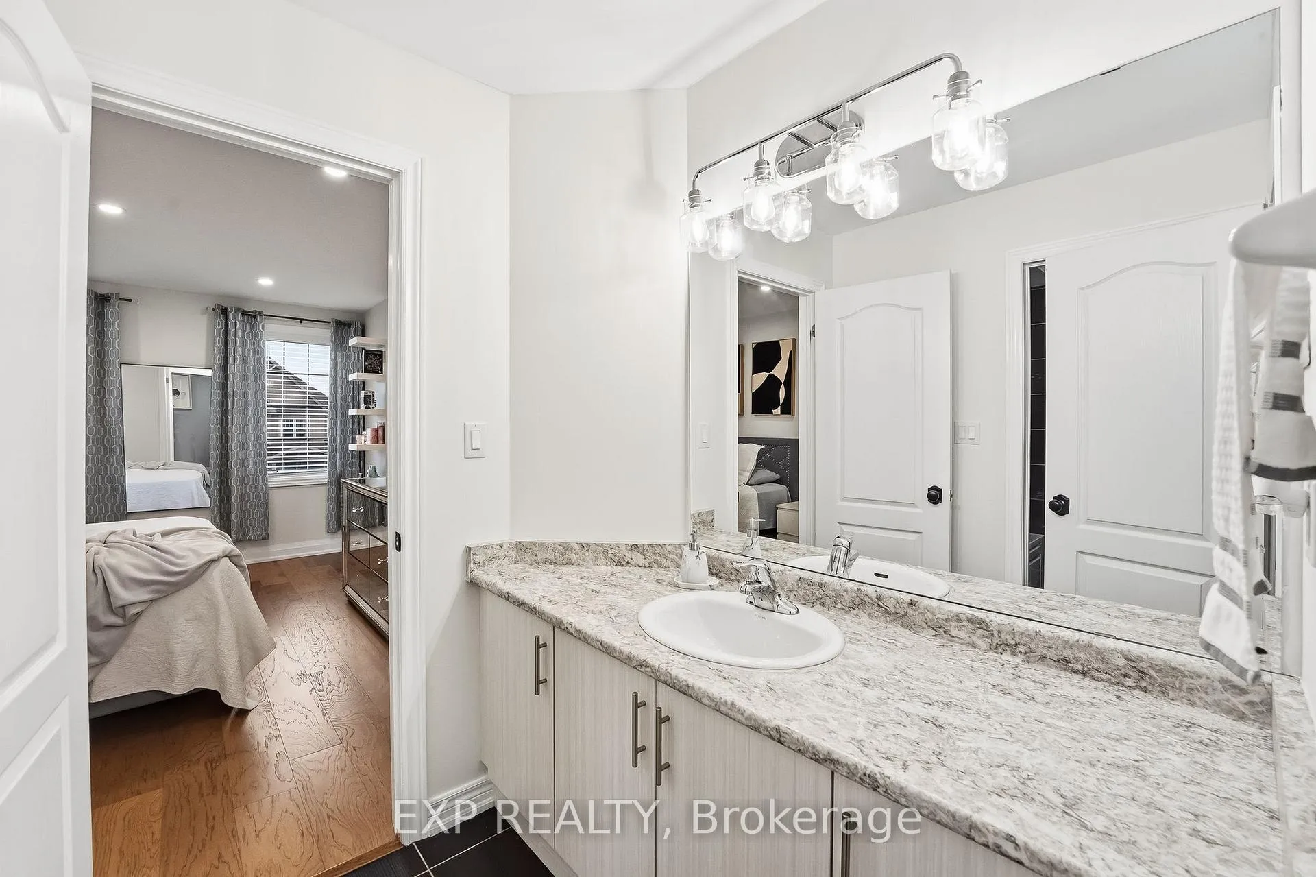 Photo 35 of 18 Henry Smith Avenue, Clarington, Bowmanville — HOMEH