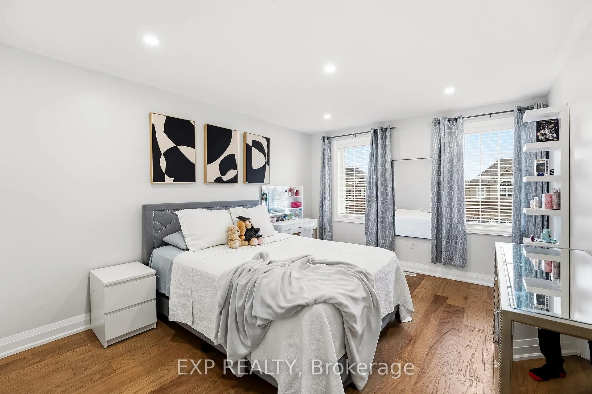 Photo 37 of 18 Henry Smith Avenue, Clarington, Bowmanville — HOMEH