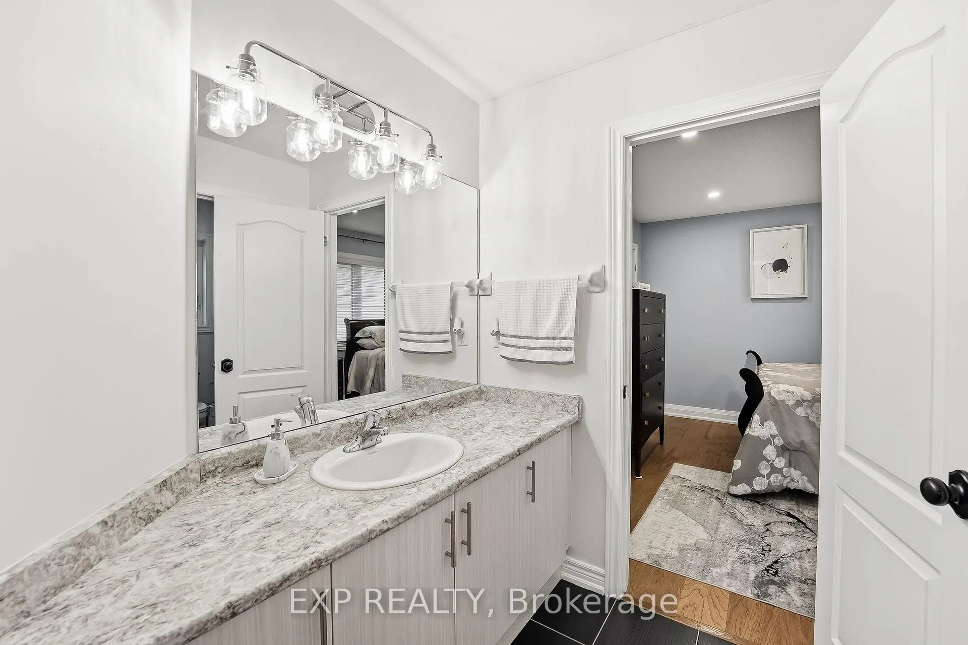 Photo 39 of 18 Henry Smith Avenue, Clarington, Bowmanville — HOMEH