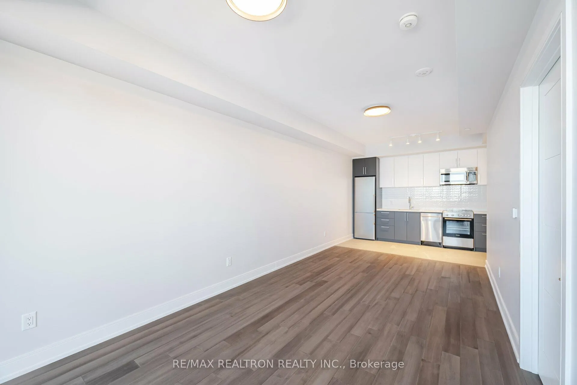 Photo 9 of Unit 810, 2525 Bathurst Street, Toronto, Forest Hill North — HOMEH