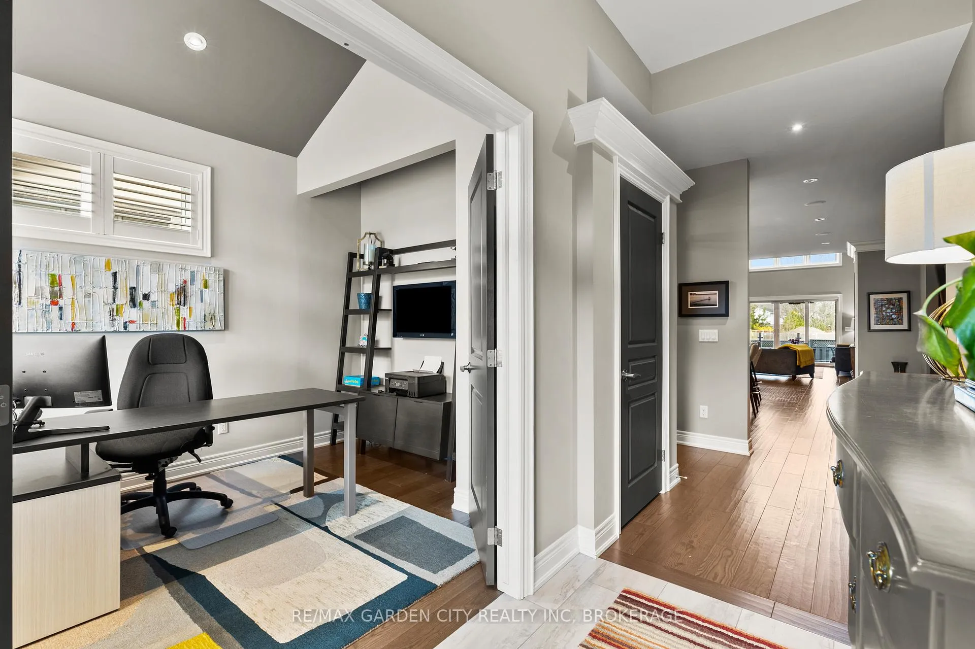Photo 10 of 7 Tuscany Court, St. Catharines, Grapeview — HOMEH