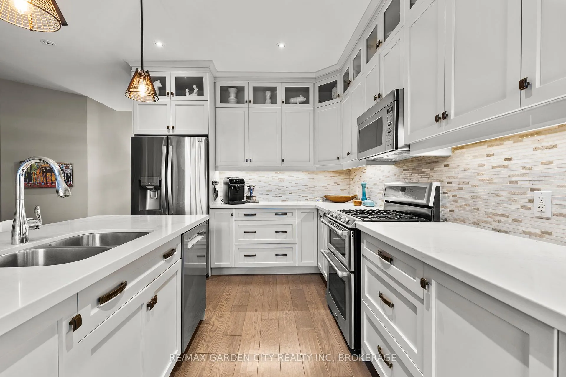 Photo 17 of 7 Tuscany Court, St. Catharines, Grapeview — HOMEH