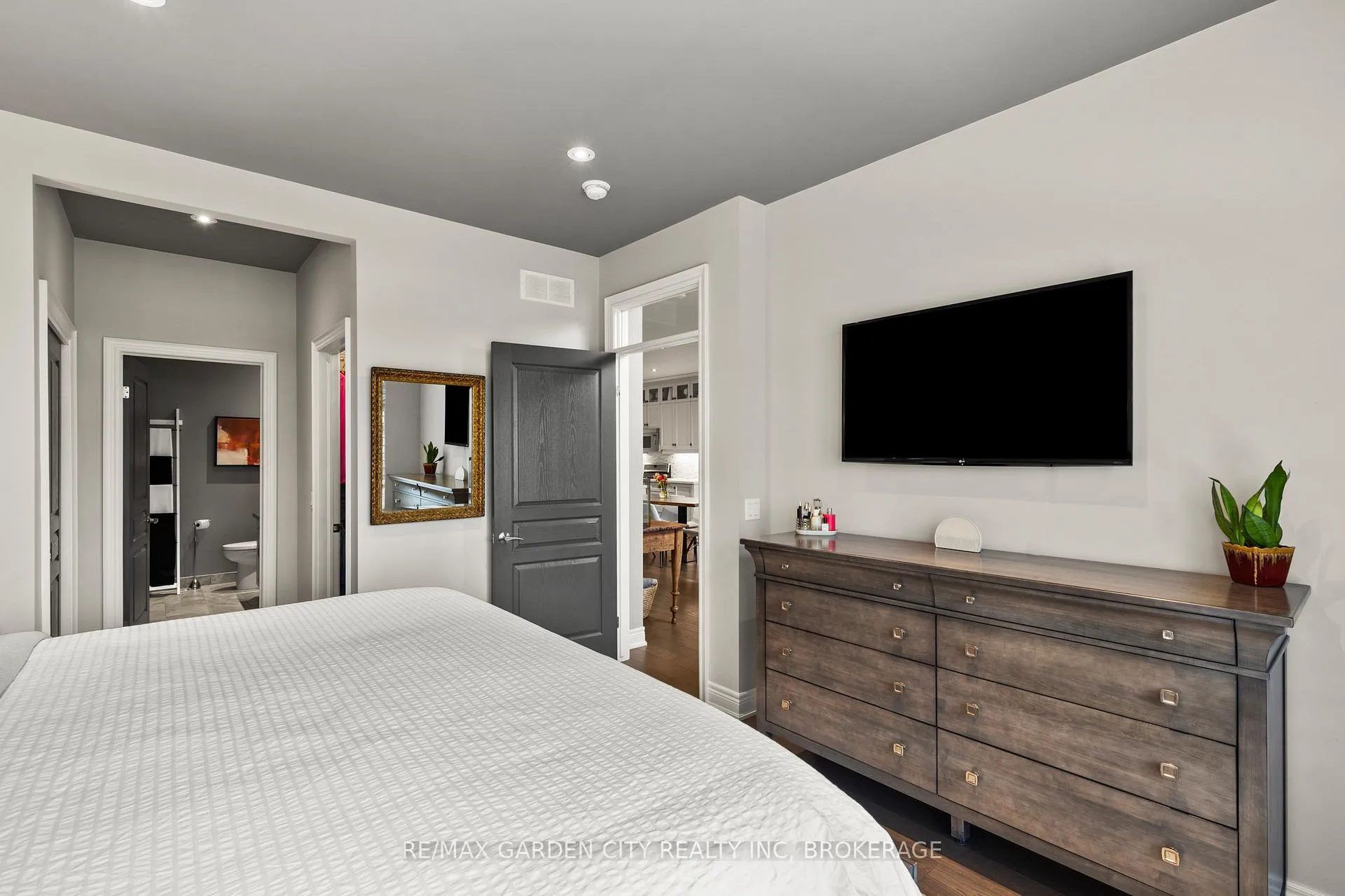 Photo 25 of 7 Tuscany Court, St. Catharines, Grapeview — HOMEH