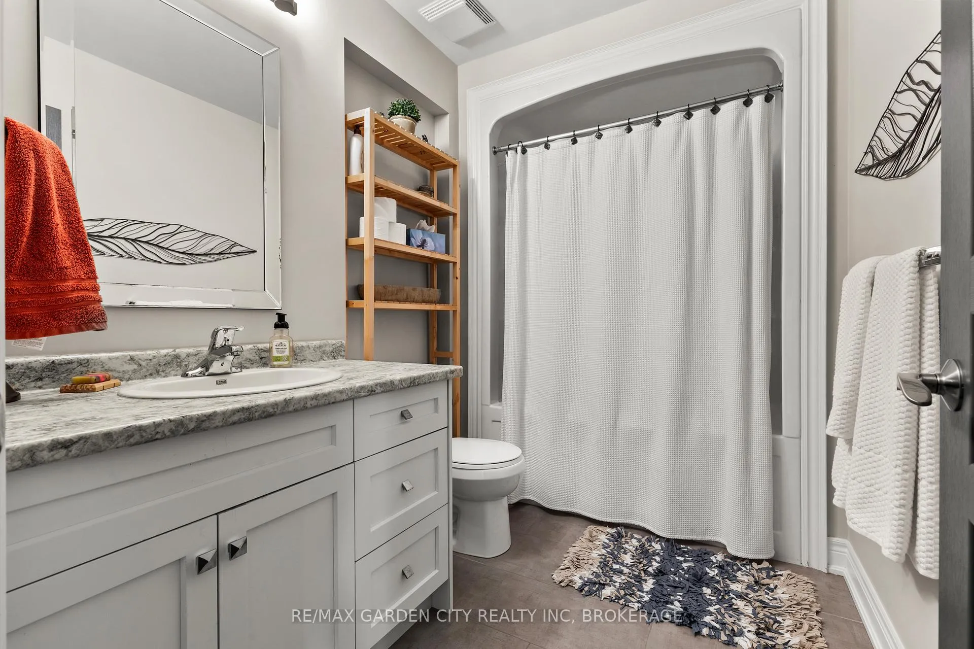 Photo 37 of 7 Tuscany Court, St. Catharines, Grapeview — HOMEH