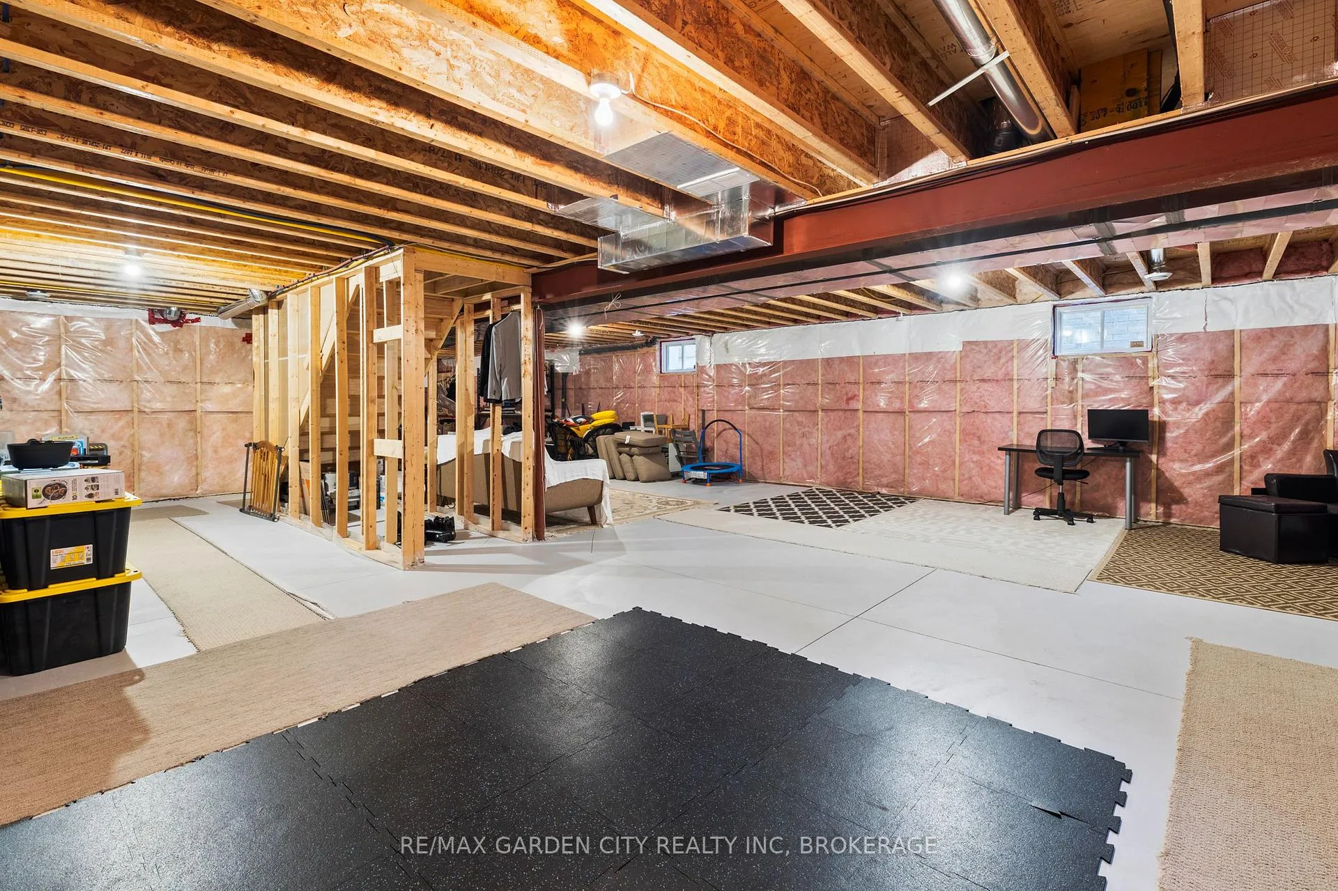 Photo 40 of 7 Tuscany Court, St. Catharines, Grapeview — HOMEH