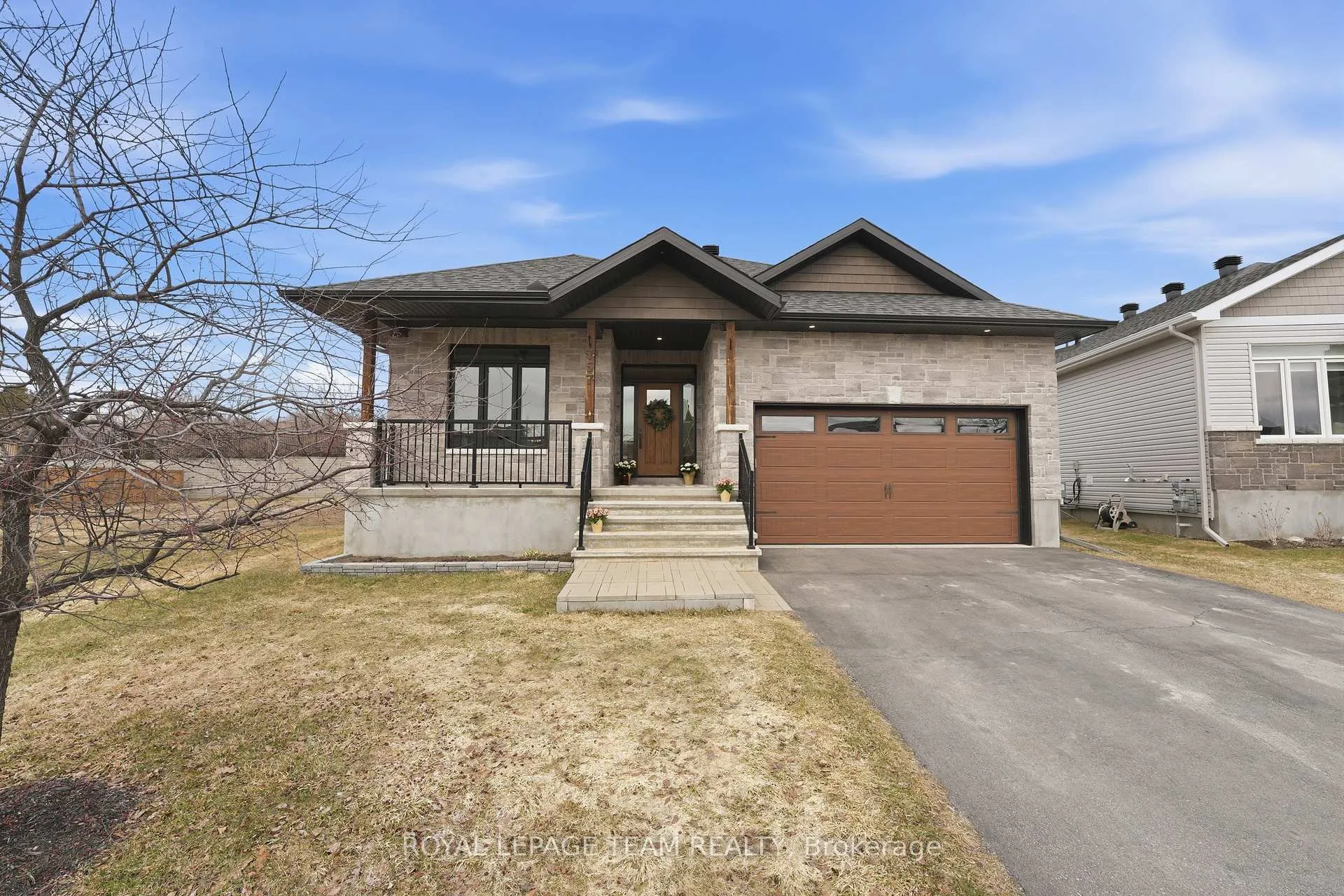 Front of 757 Meadowridge Circle
