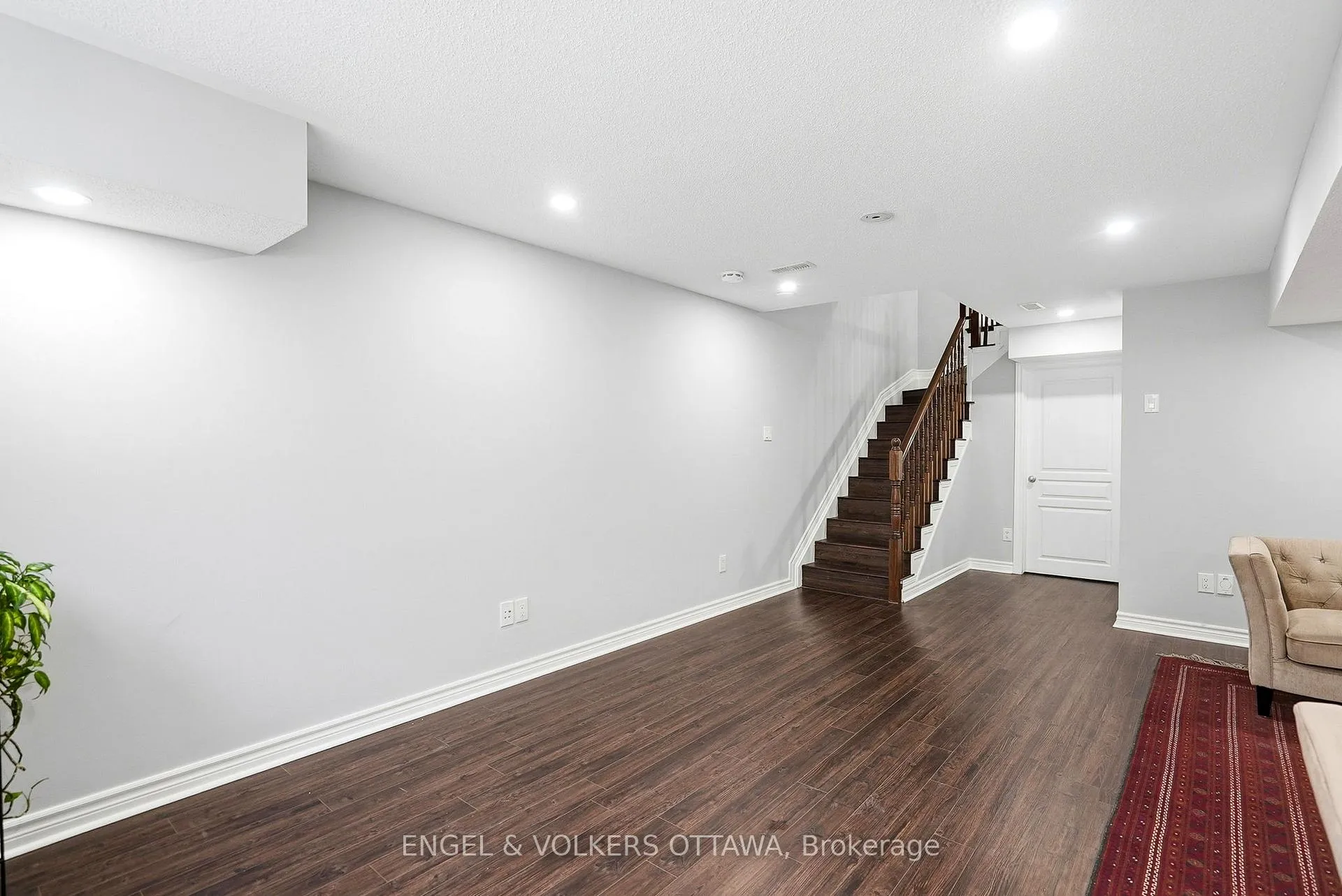 Photo 17 of 476 Barrick Hill Road, Ottawa, Kanata - Emerald Meadows/Trailwest — HOMEH