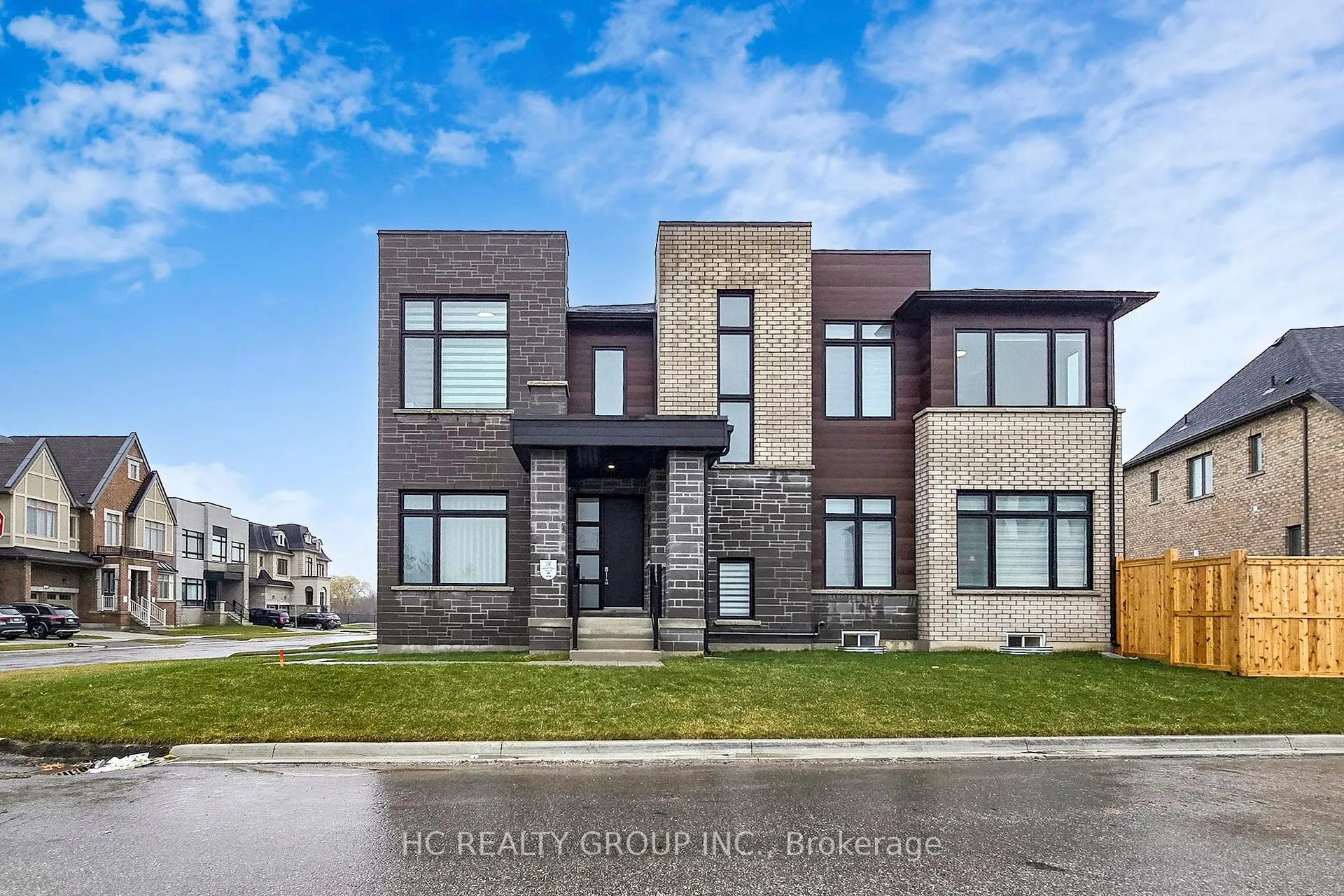 Photo 2 of 20 Harold Humphrey Street, Markham, Angus Glen — HOMEH