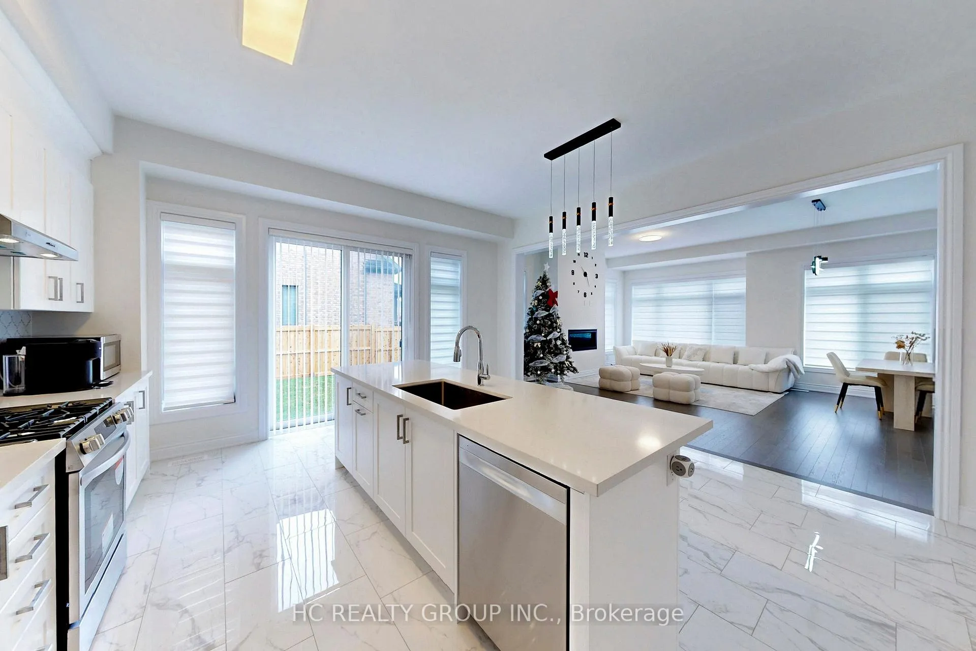 Photo 14 of 20 Harold Humphrey Street, Markham, Angus Glen — HOMEH