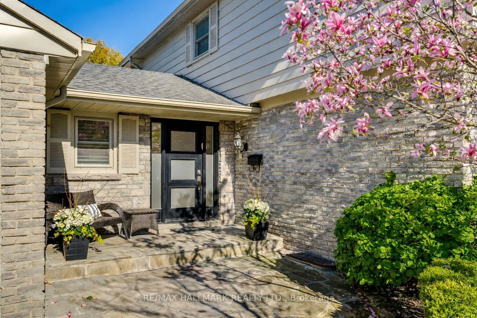 Photo 3 of 55 Riverside Boulevard, Vaughan, Uplands — HOMEH