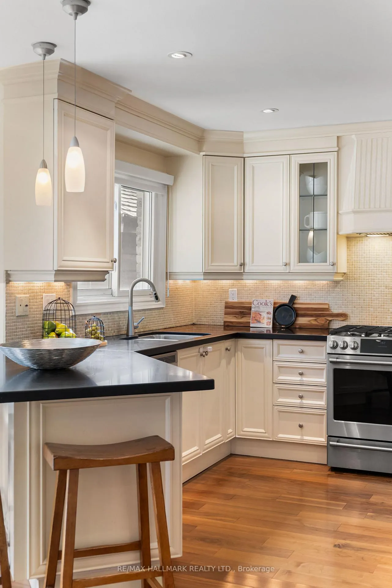 Photo 8 of 55 Riverside Boulevard, Vaughan, Uplands — HOMEH