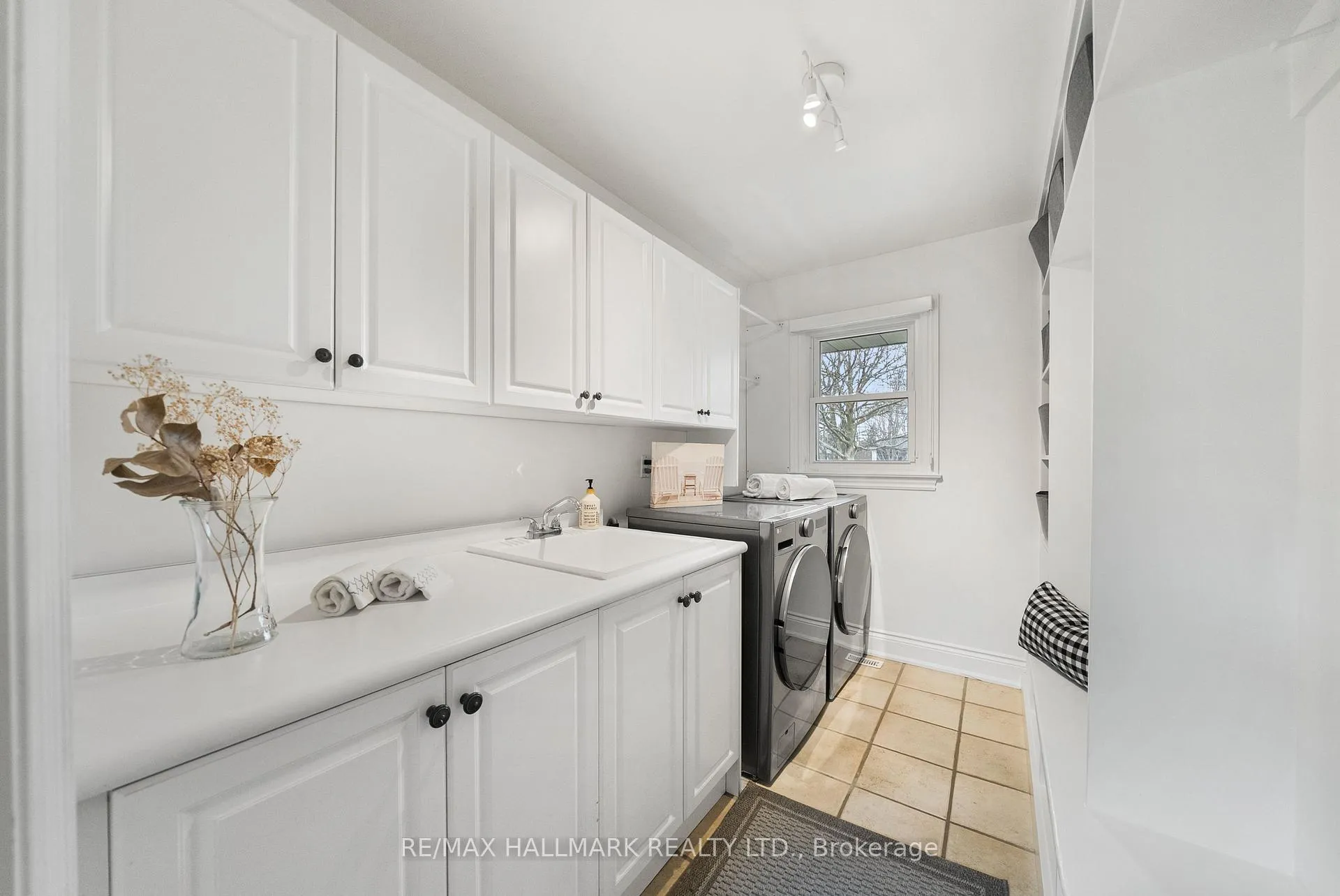 Photo 34 of 55 Riverside Boulevard, Vaughan, Uplands — HOMEH