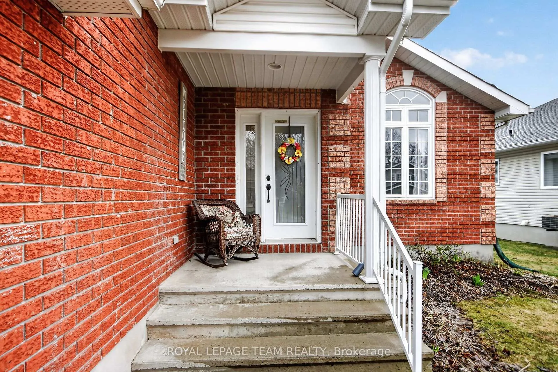 Photo 3 of 75 Renoir Drive, Russell, Embrun — HOMEH