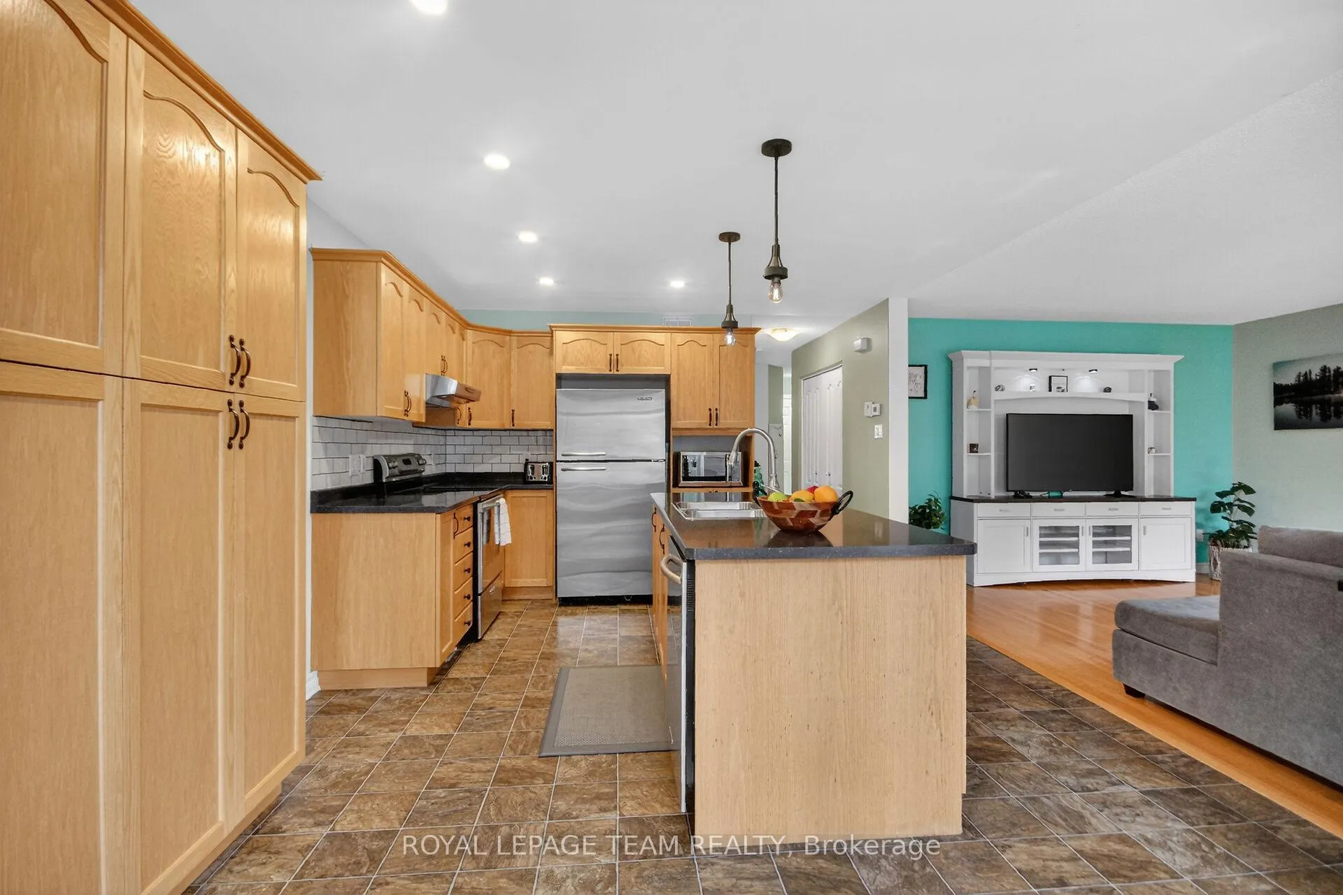 Photo 9 of 75 Renoir Drive, Russell, Embrun — HOMEH