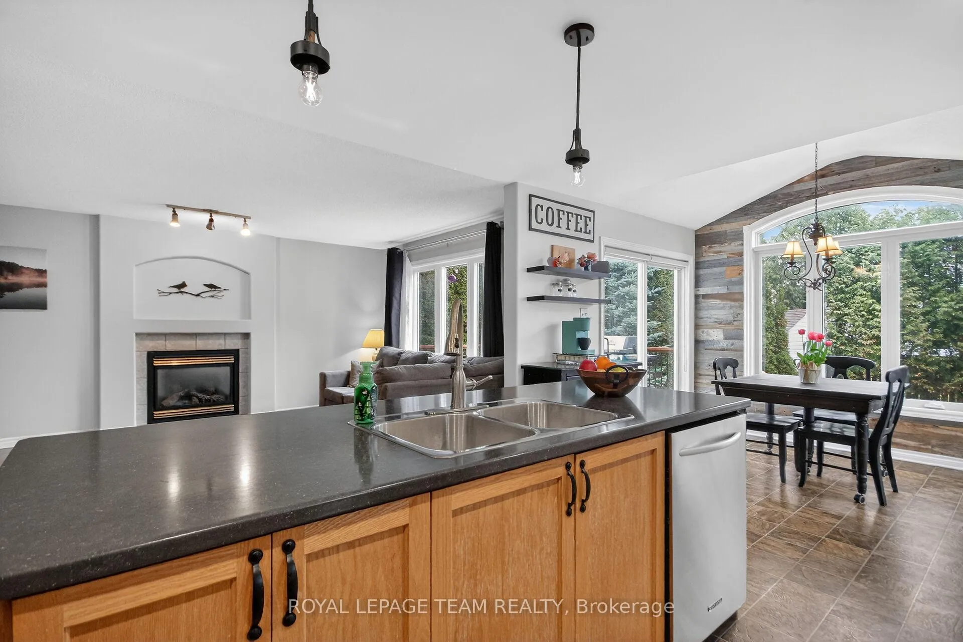 Photo 14 of 75 Renoir Drive, Russell, Embrun — HOMEH
