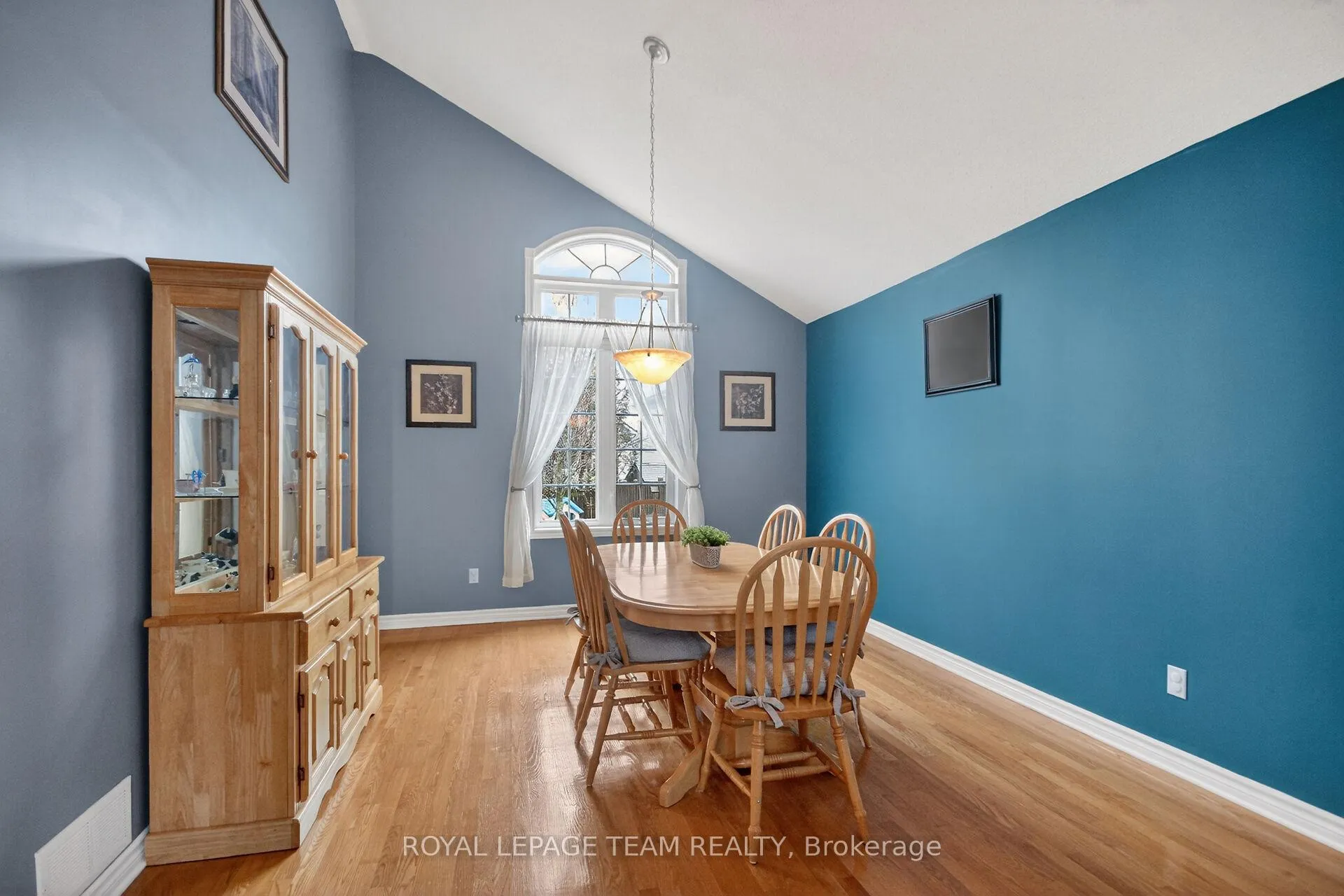 Photo 18 of 75 Renoir Drive, Russell, Embrun — HOMEH