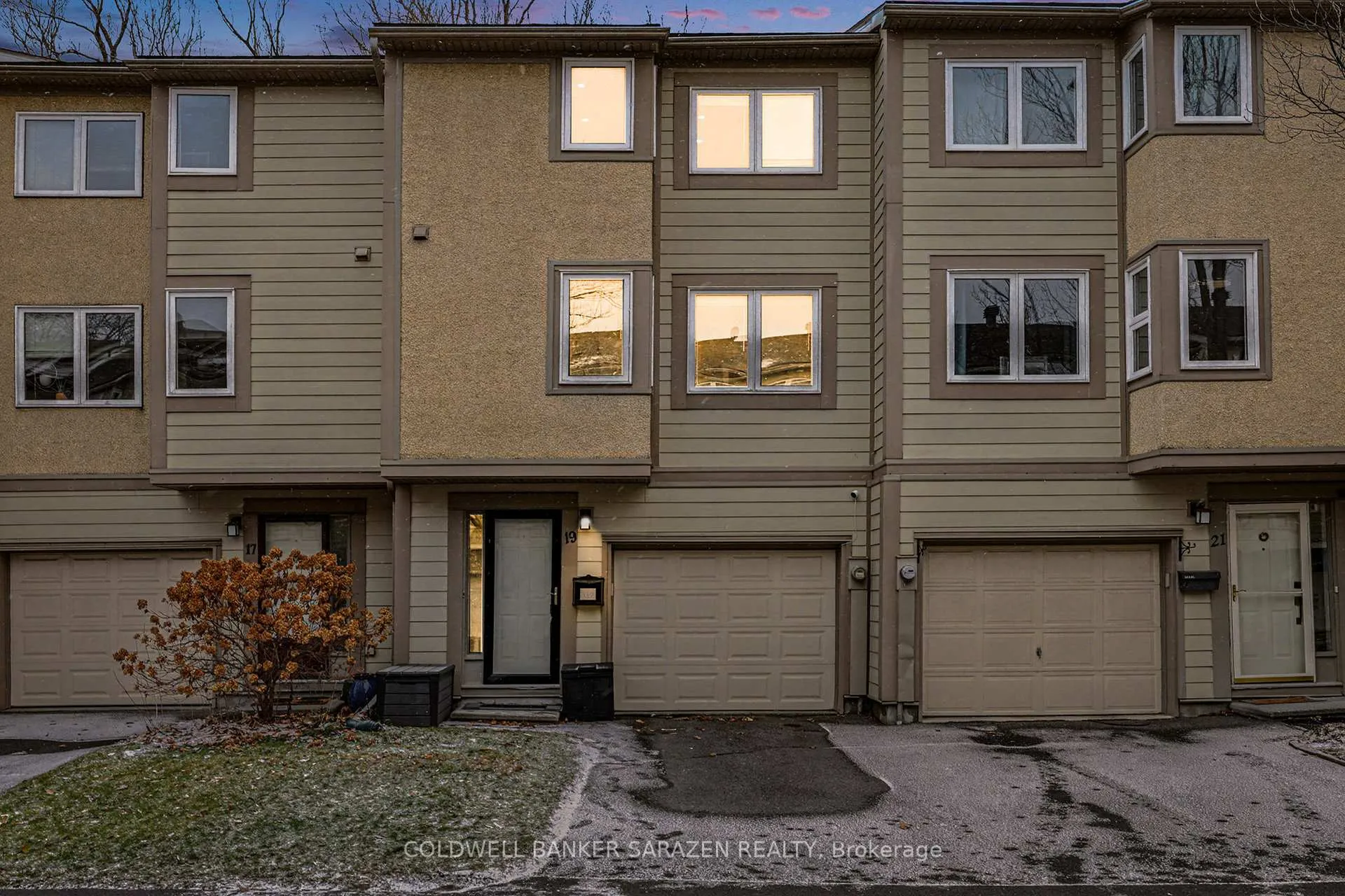 Photo 3 of 19 Peary Way, Ottawa, Kanata - Katimavik — HOMEH