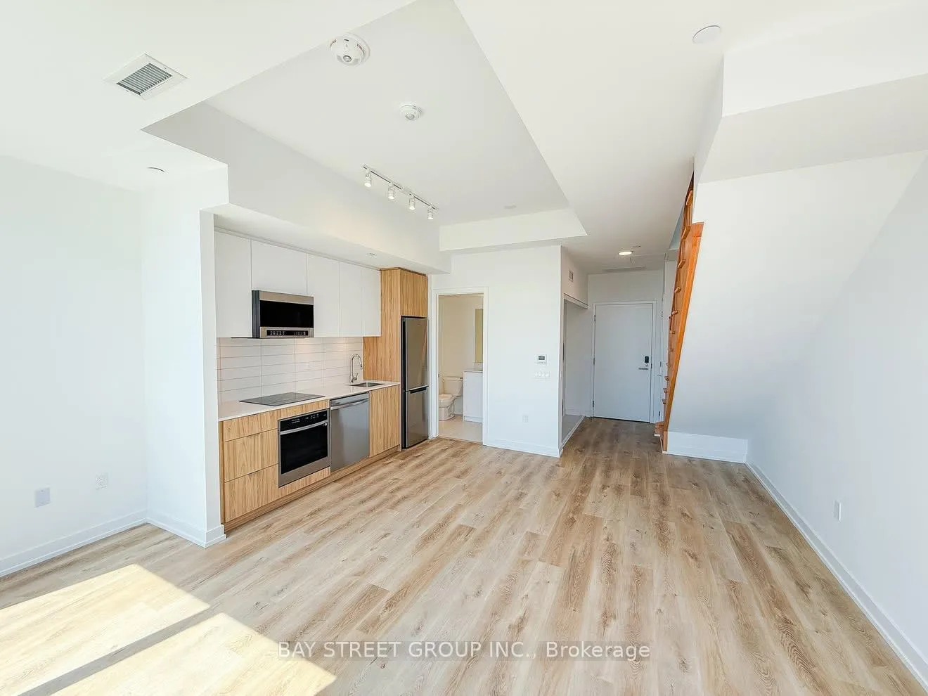 Photo 2 of Unit PH7, 6 Chartwell Road, Etobicoke, Stonegate-Queensway — HOMEH